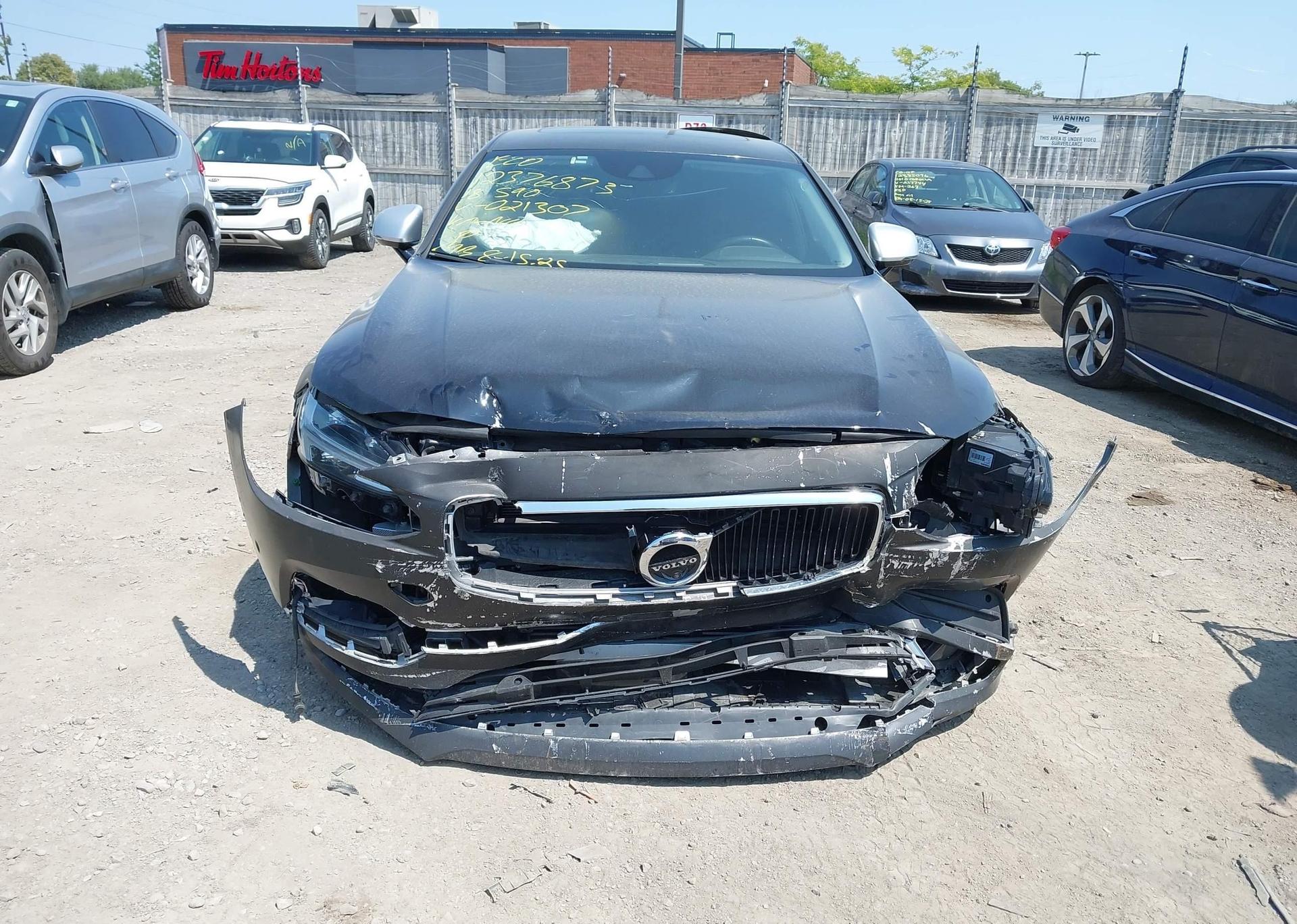 2018 VOLVO S90 T5 MOMENTUM