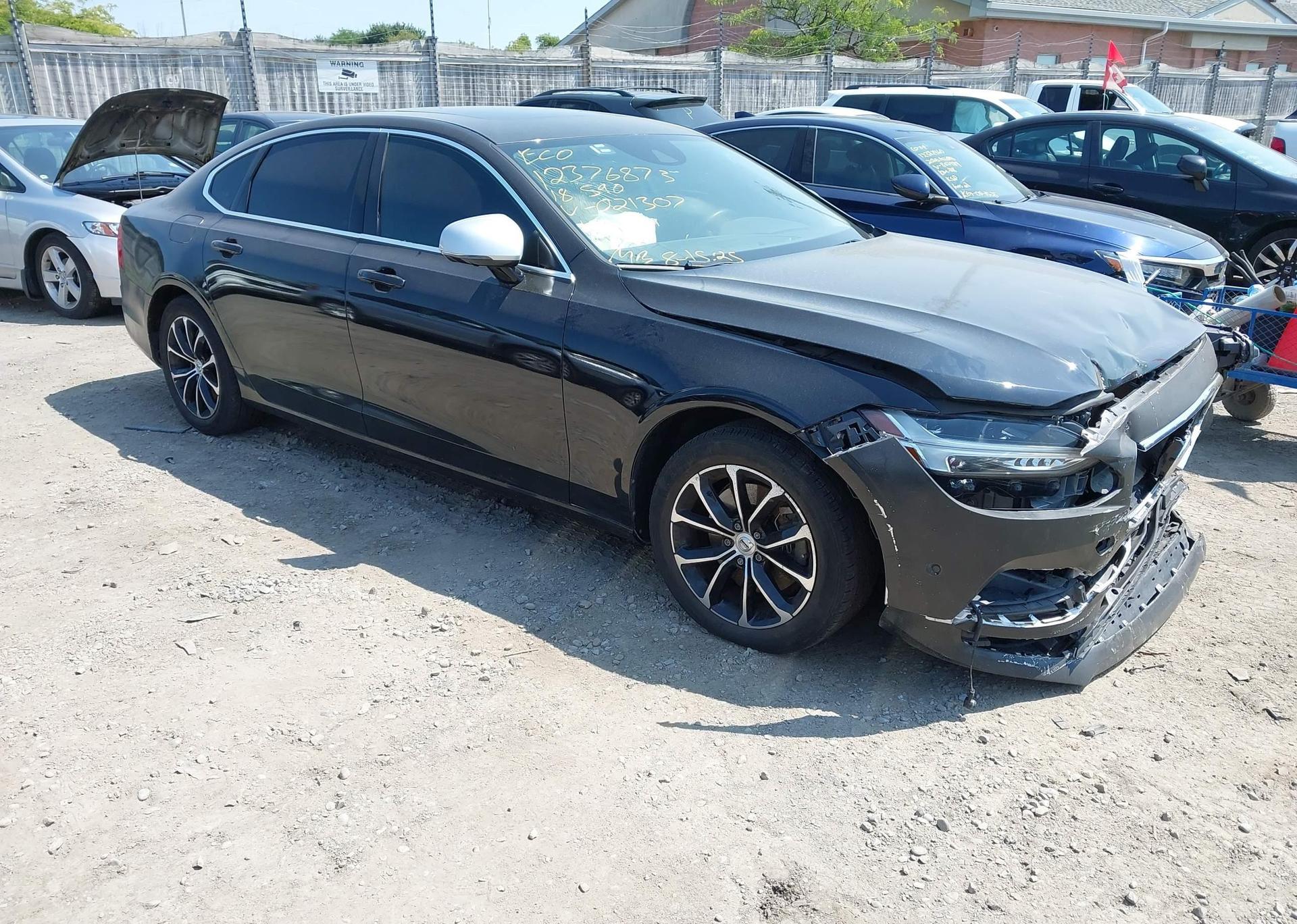 2018 VOLVO S90 T5 MOMENTUM