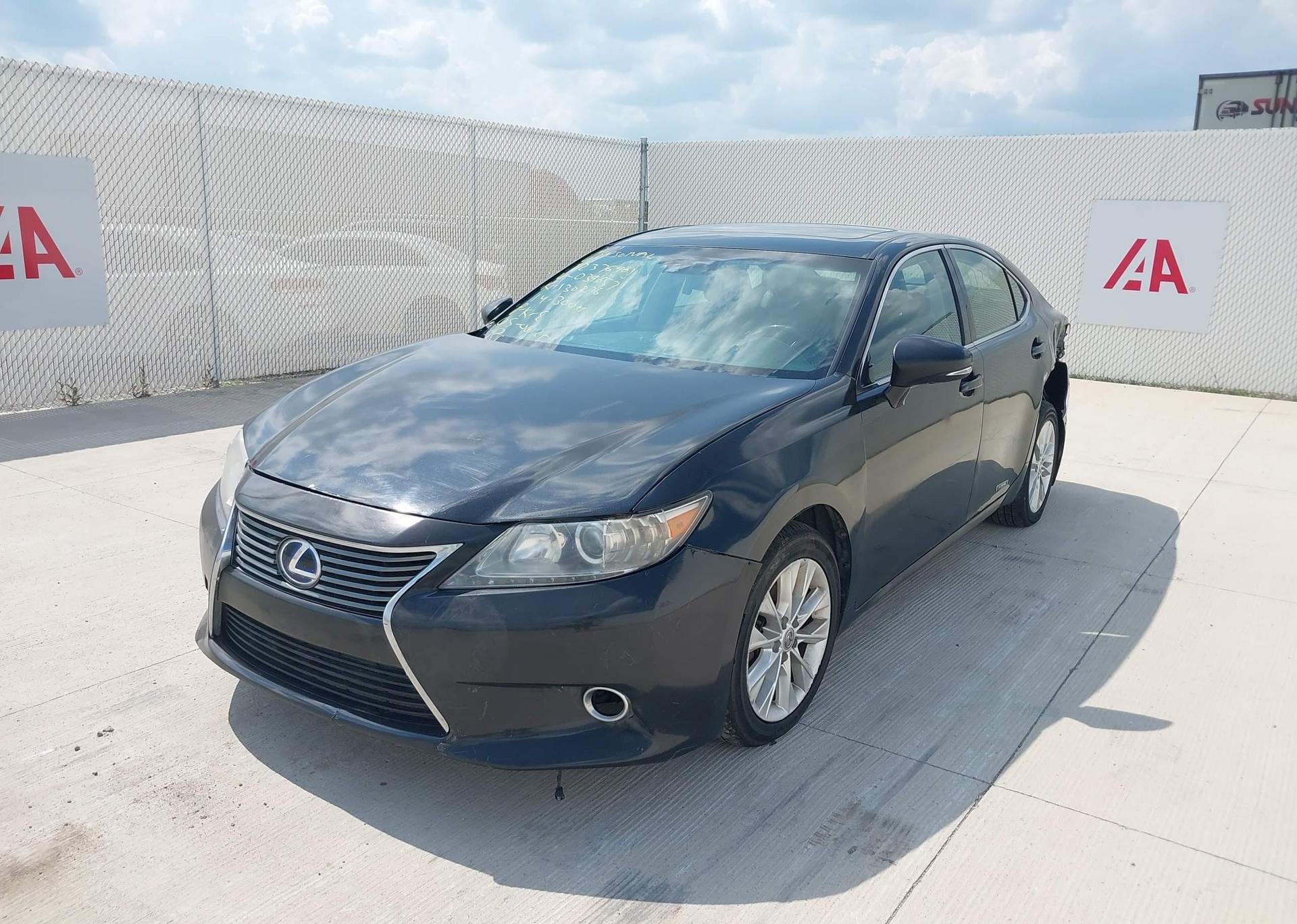 2014 LEXUS ES 300H