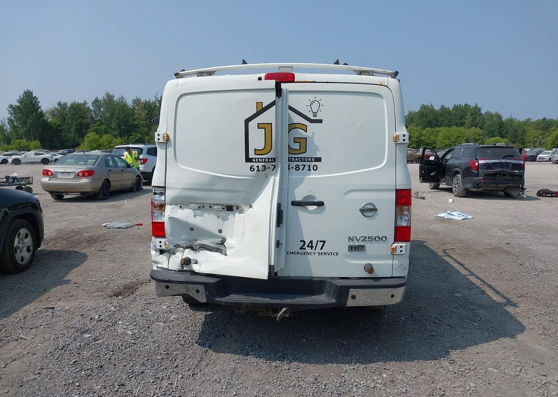 2013 NISSAN NV 2500