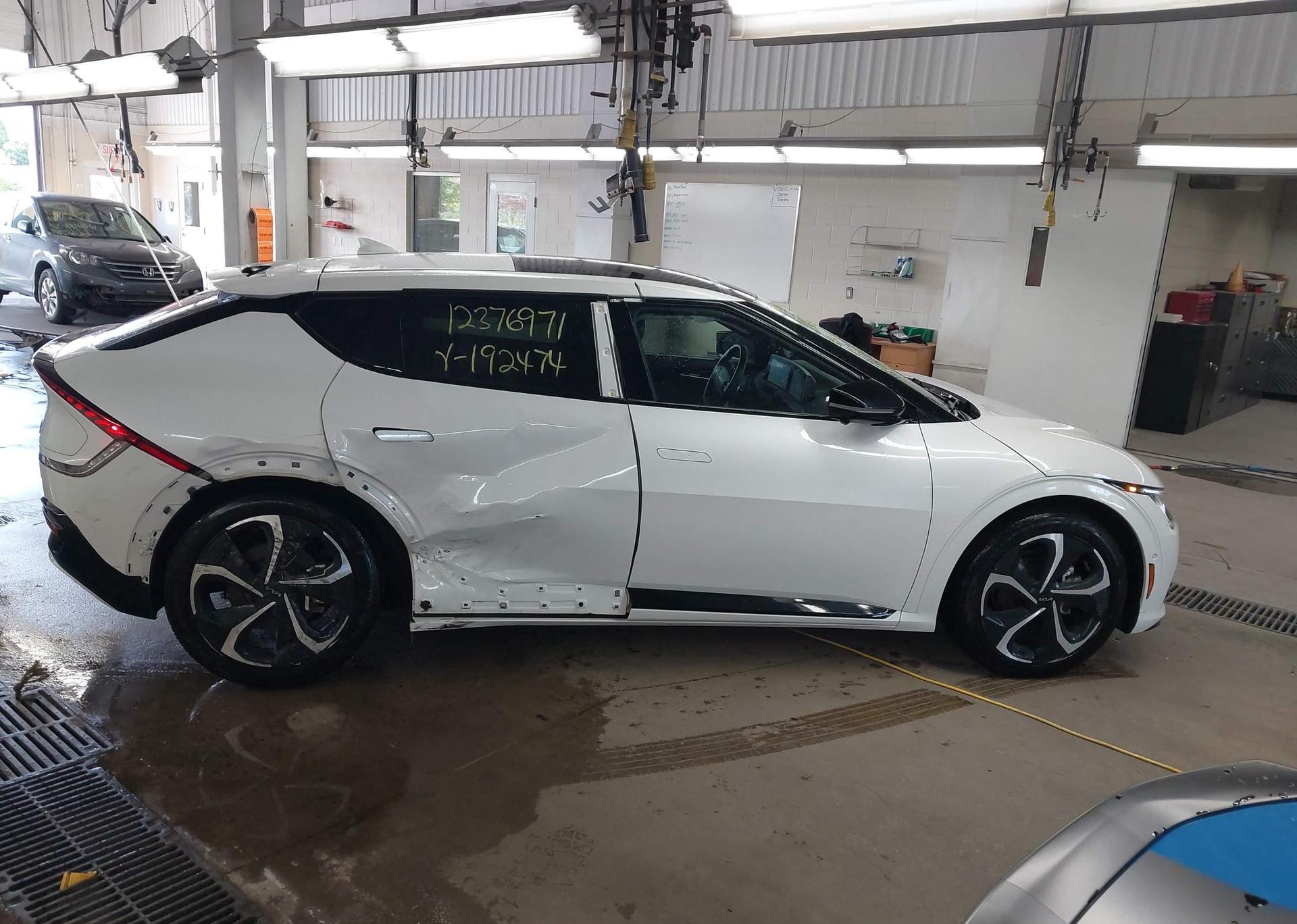 2024 KIA EV6 GT LINE