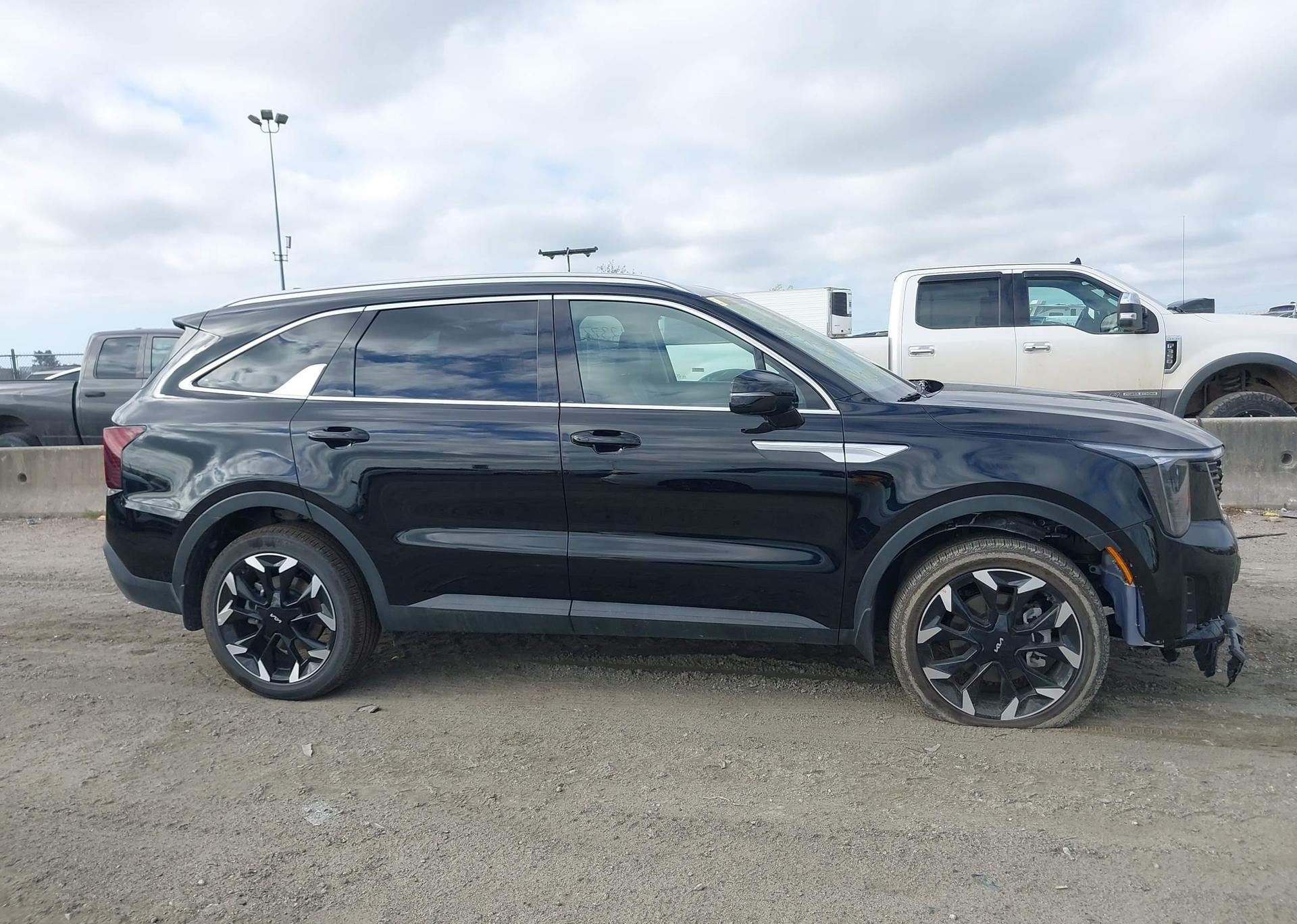 2025 KIA SORENTO EX