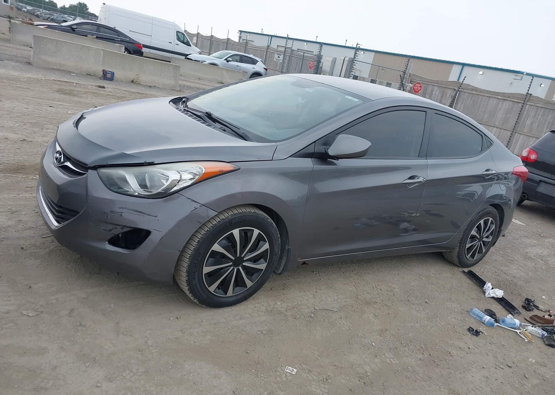 2012 HYUNDAI ELANTRA GL