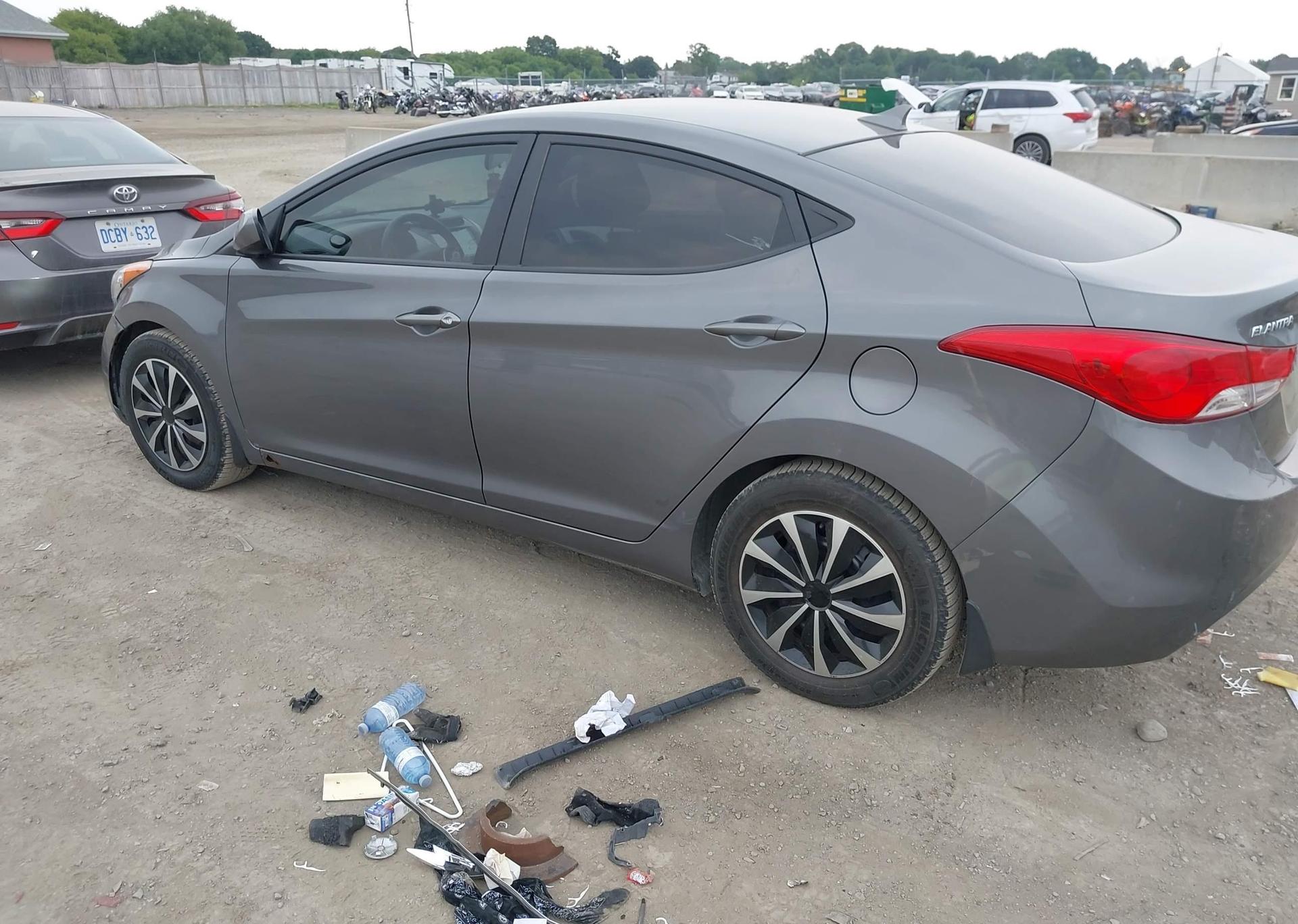 2012 HYUNDAI ELANTRA GL
