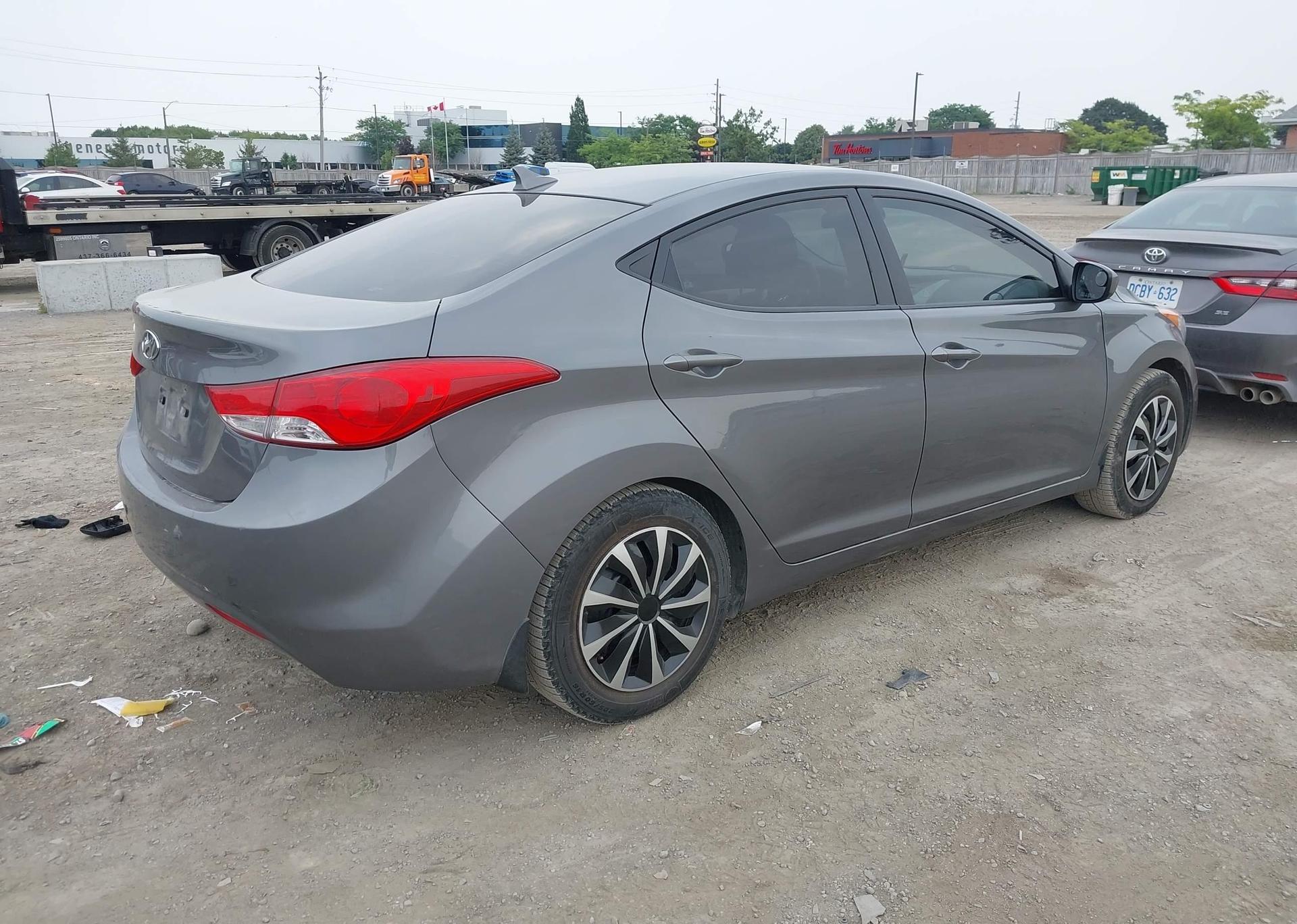 2012 HYUNDAI ELANTRA GL