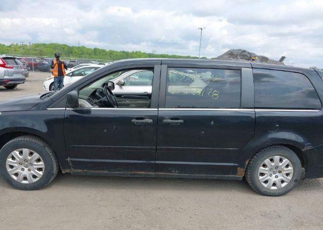 2011 VOLKSWAGEN ROUTAN S