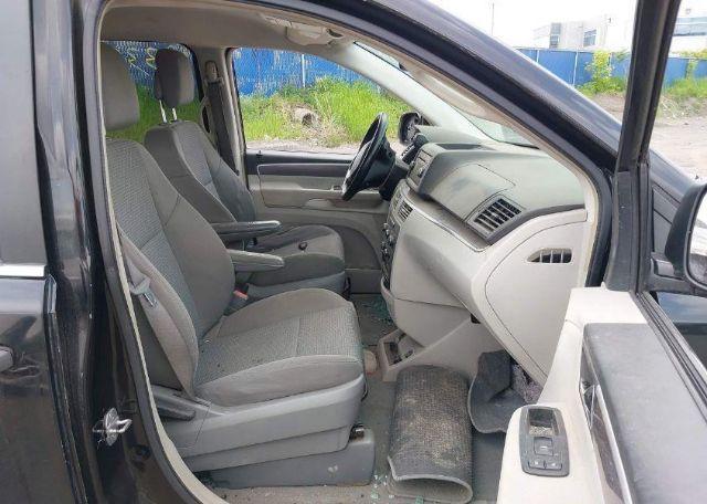 2011 VOLKSWAGEN ROUTAN S