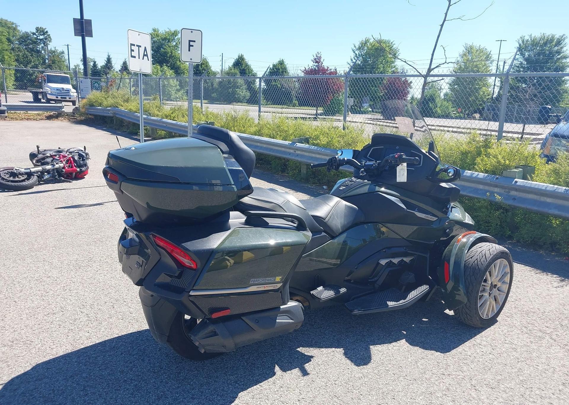 2023 CAN-AM SPYDER ROADSTER RT