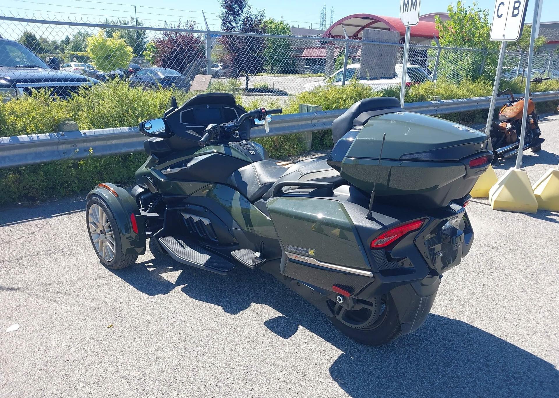 2023 CAN-AM SPYDER ROADSTER RT