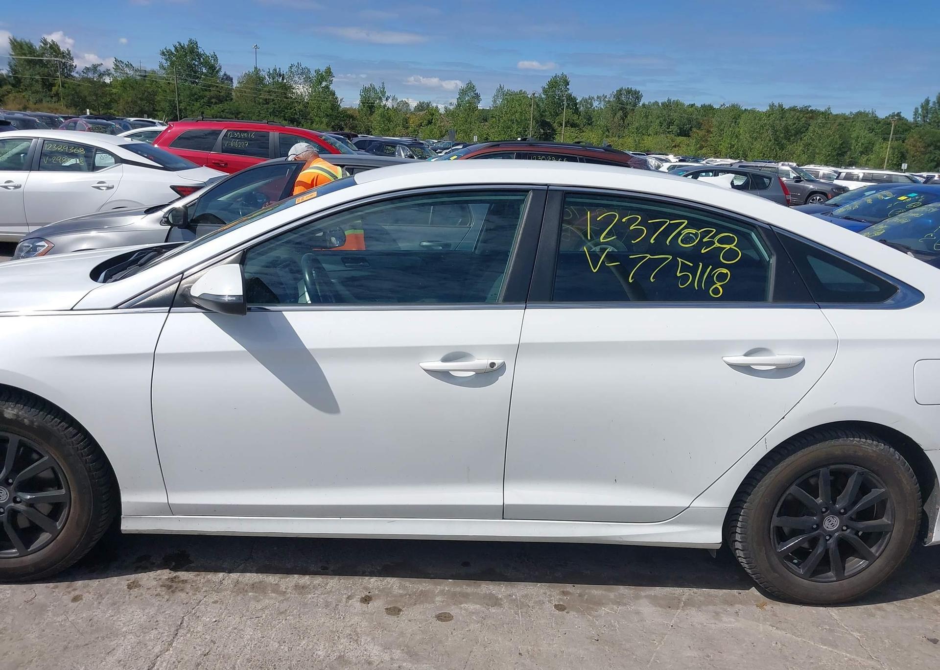 2019 HYUNDAI SONATA ESSENTIAL