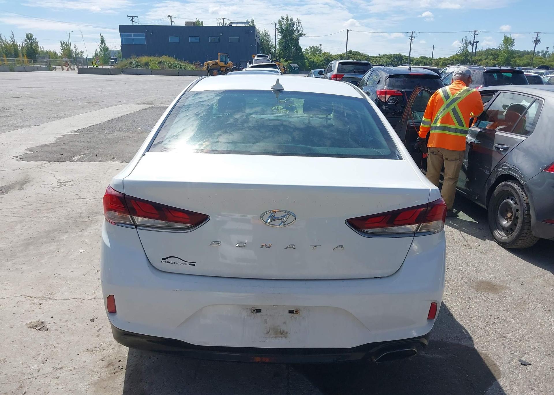 2019 HYUNDAI SONATA ESSENTIAL