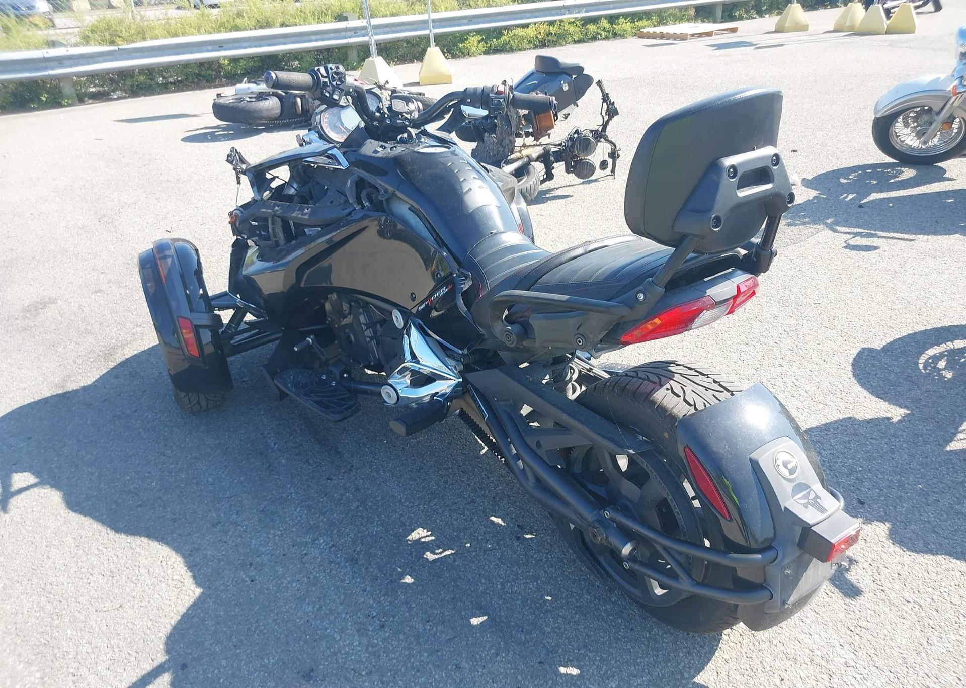 2015 CAN-AM SPYDER ROADSTER F3