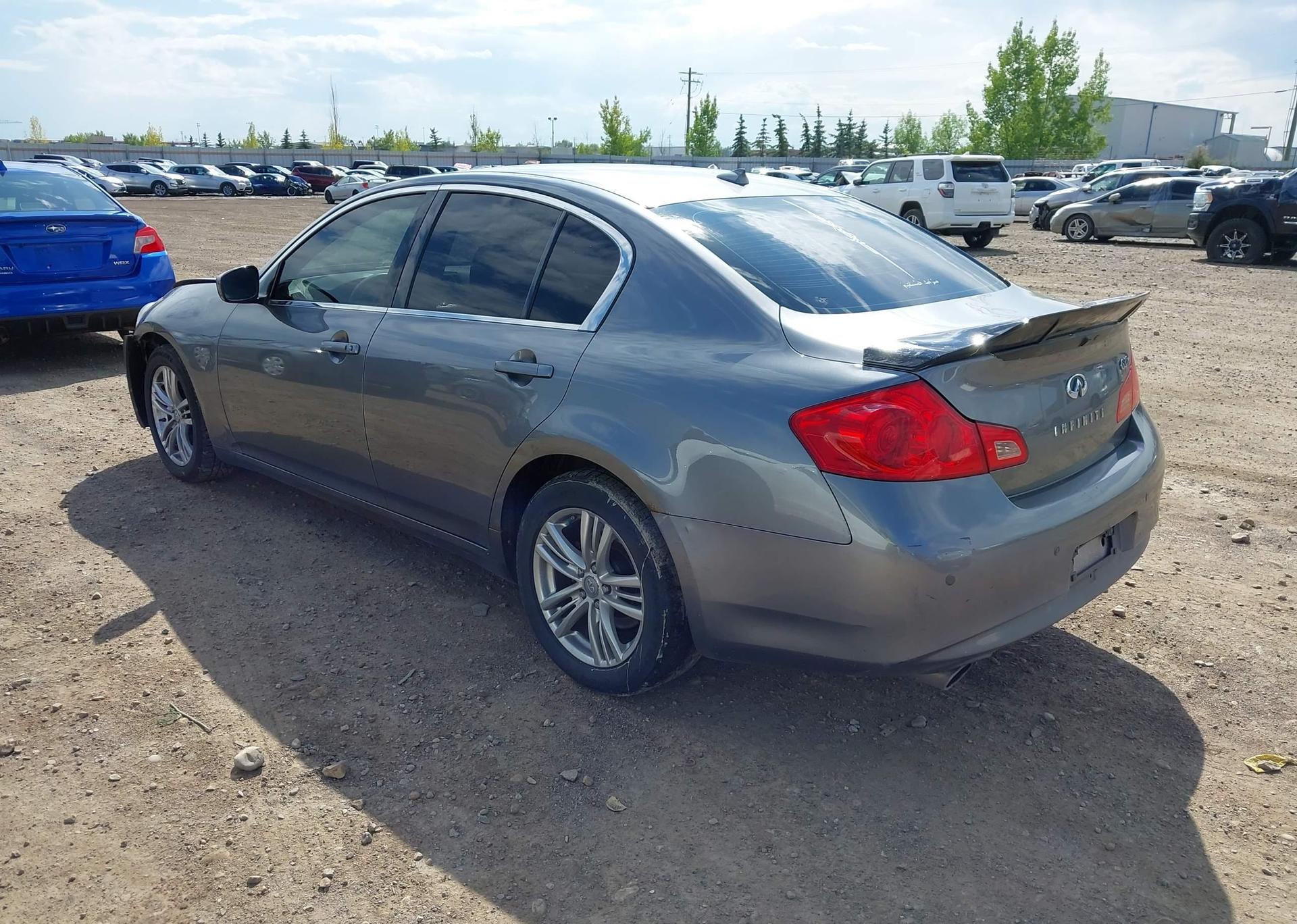 2011 INFINITI G37