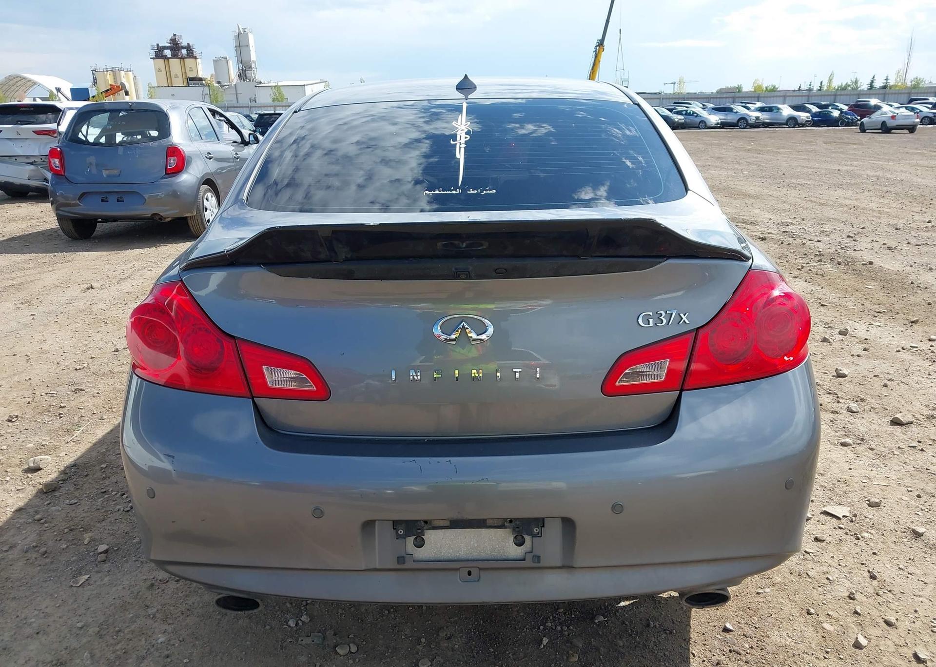 2011 INFINITI G37