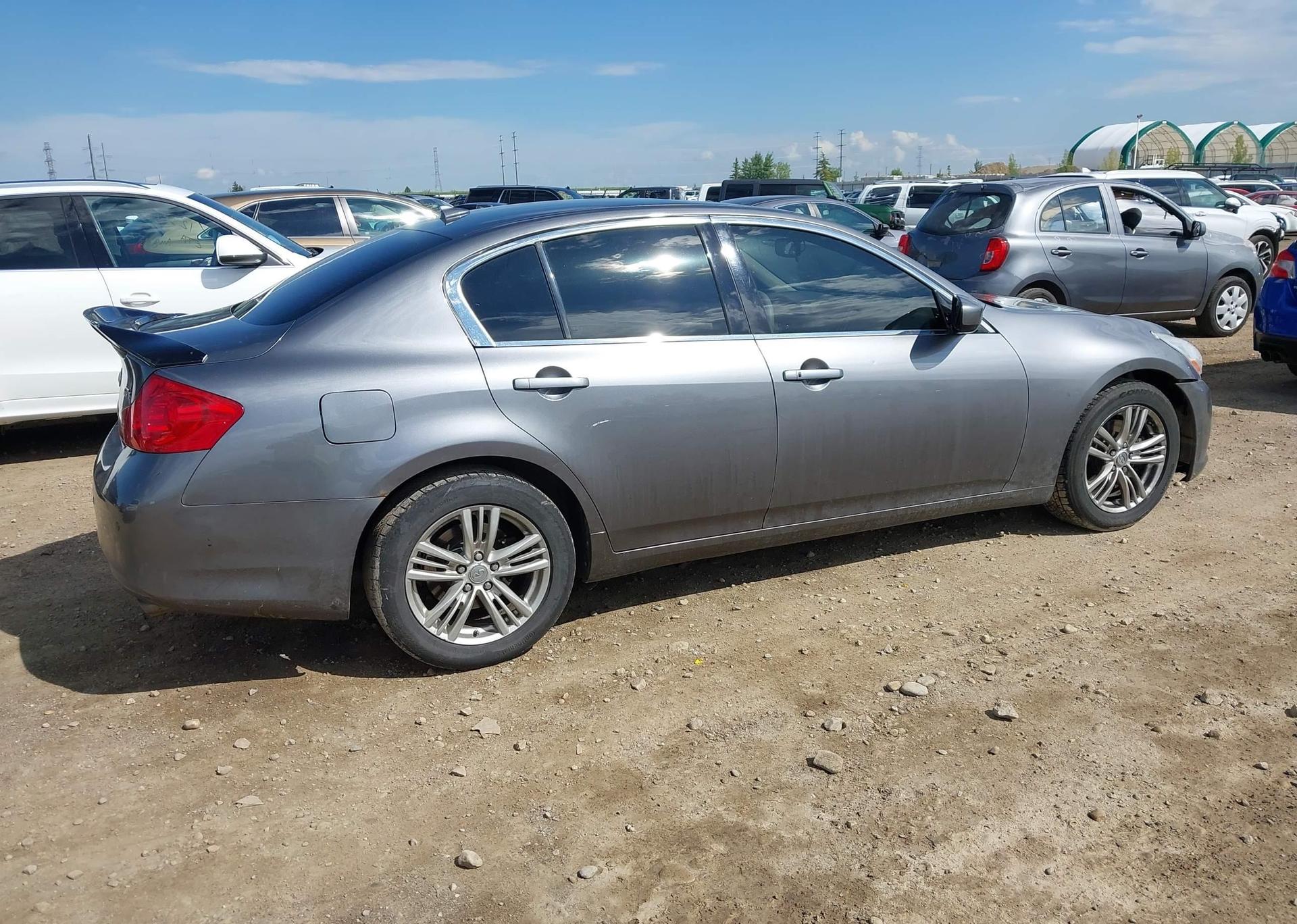 2011 INFINITI G37