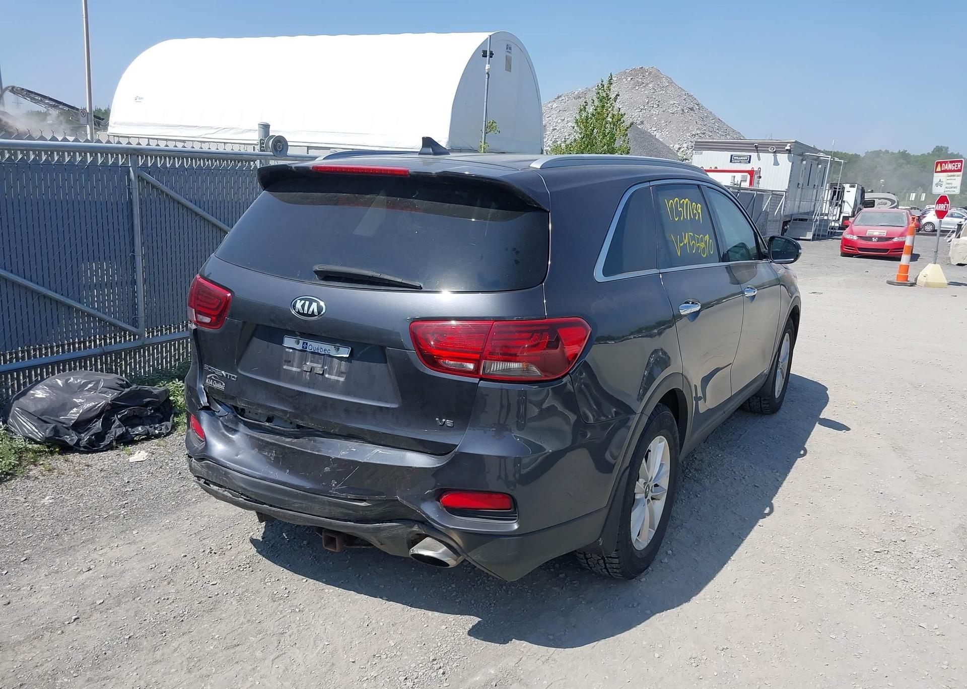 2019 KIA SORENTO 2.4L LX