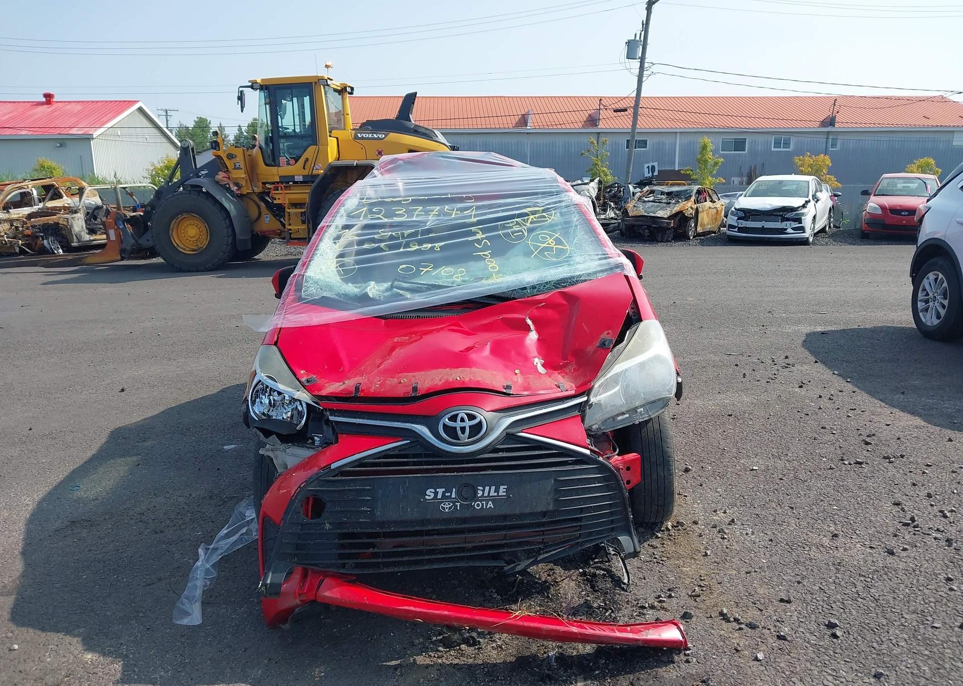 2016 TOYOTA YARIS LE