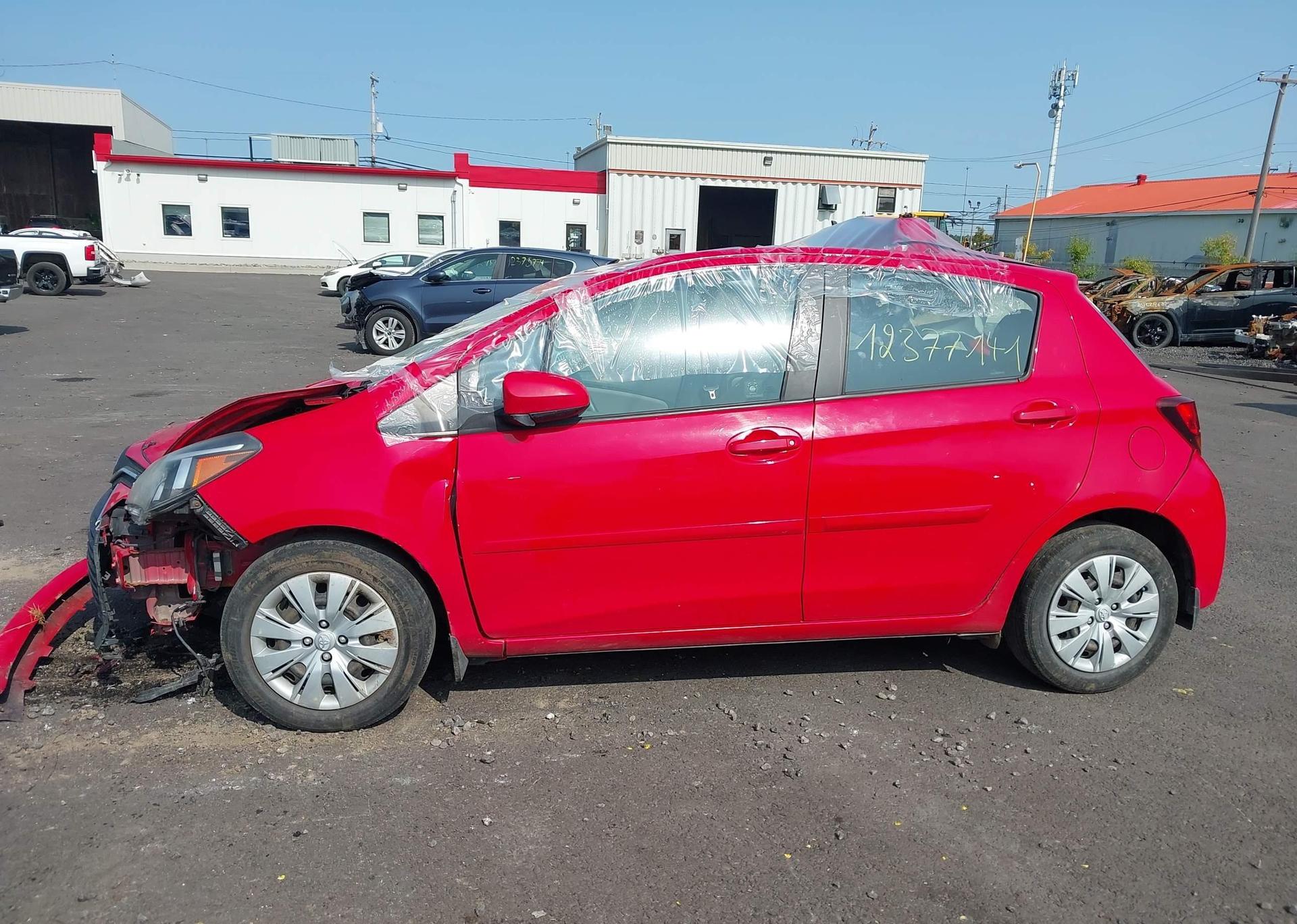 2016 TOYOTA YARIS LE
