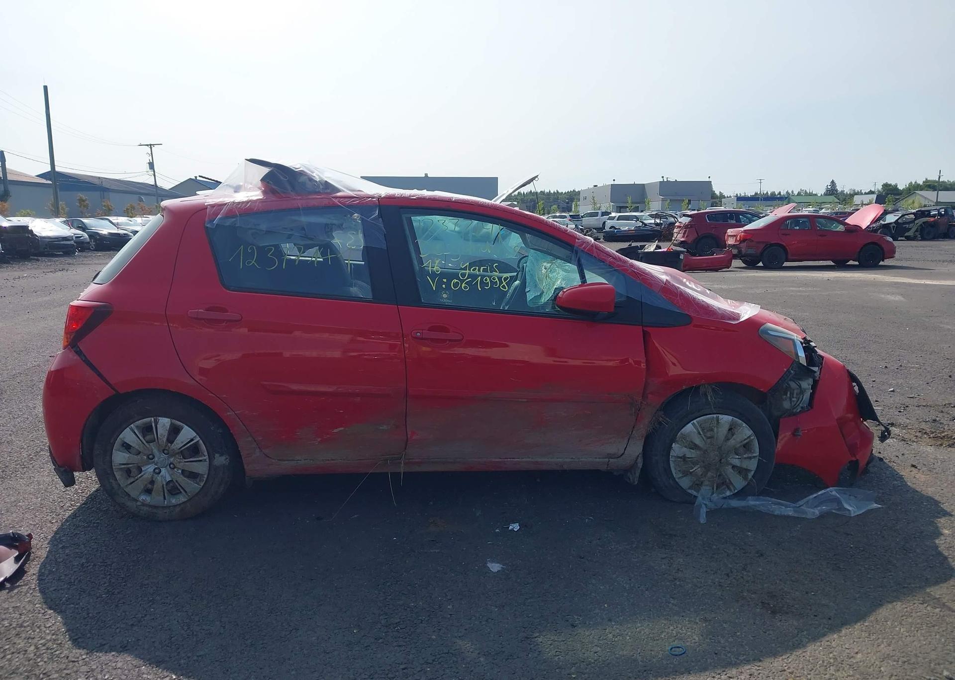 2016 TOYOTA YARIS LE