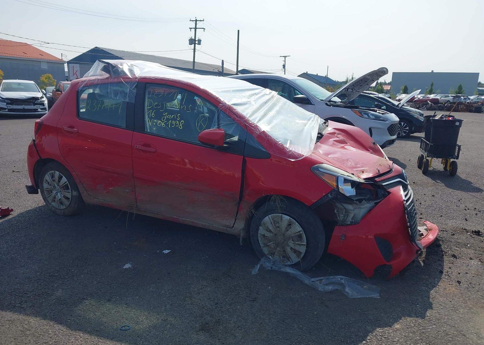 2016 TOYOTA YARIS LE