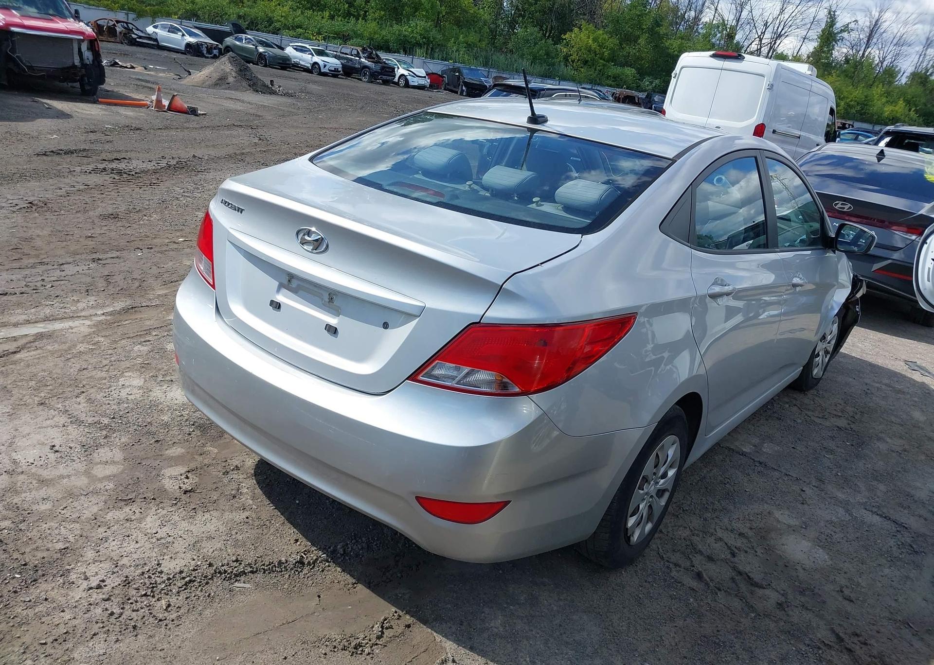 2015 HYUNDAI ACCENT GL