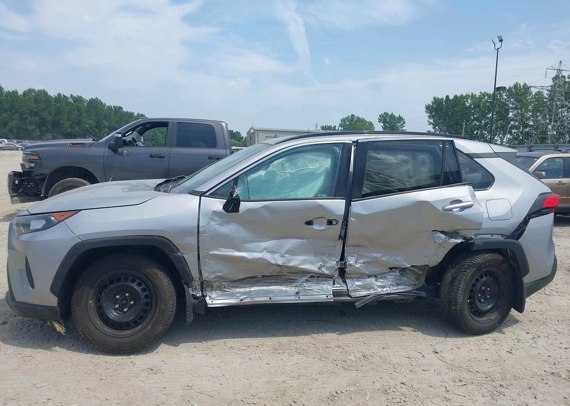 2019 TOYOTA RAV4 LE