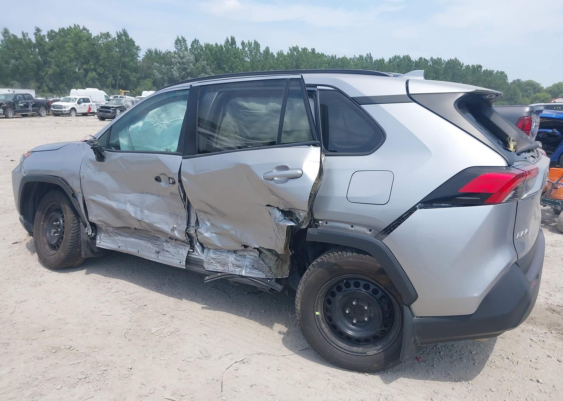 2019 TOYOTA RAV4 LE