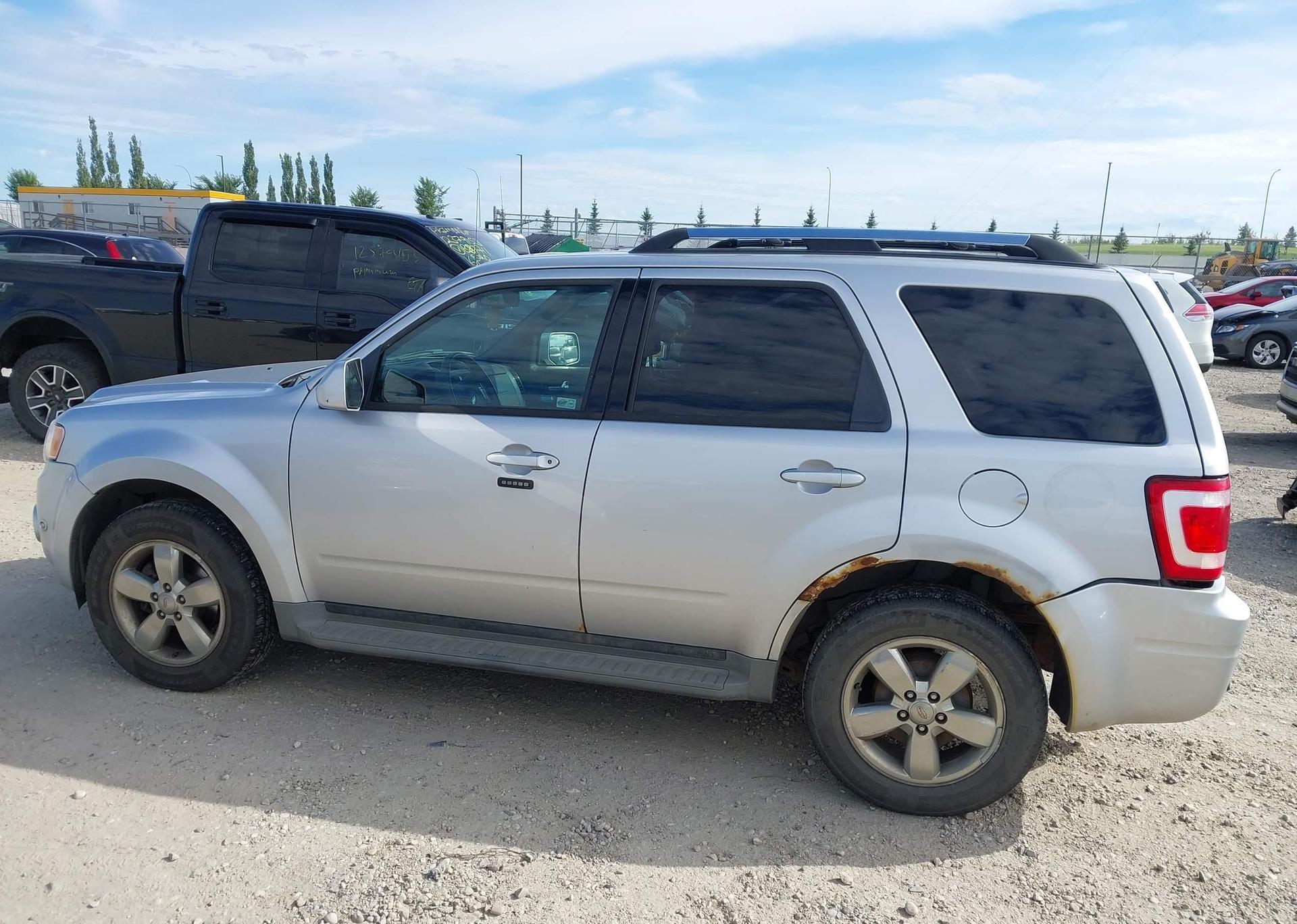 2011 FORD ESCAPE LIMITED