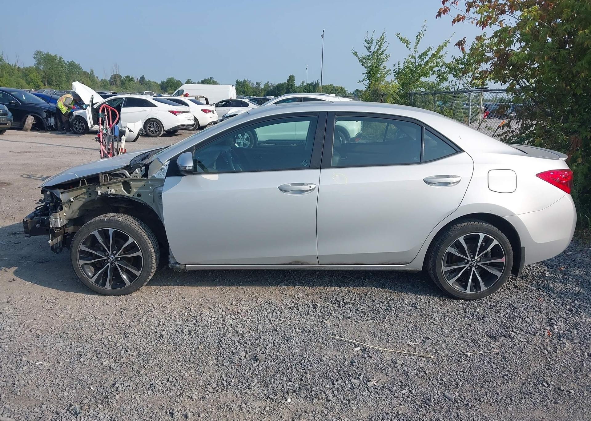 2018 TOYOTA COROLLA SE