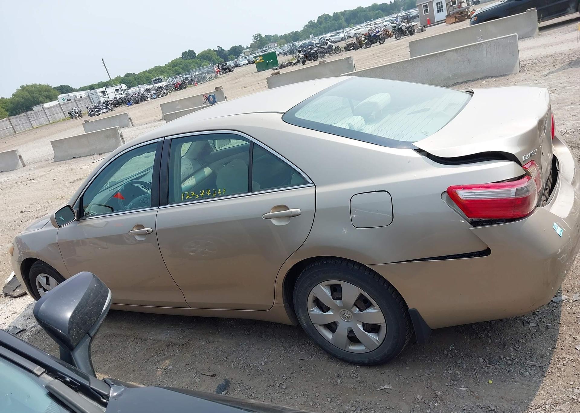 2009 TOYOTA CAMRY LE
