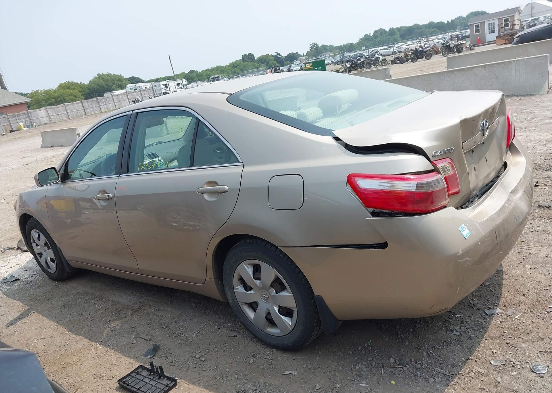 2009 TOYOTA CAMRY LE