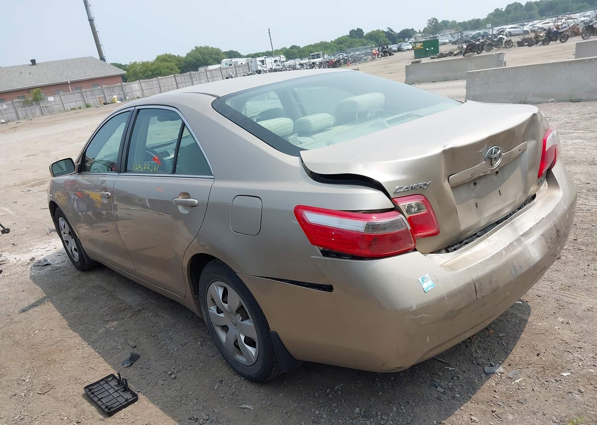 2009 TOYOTA CAMRY LE