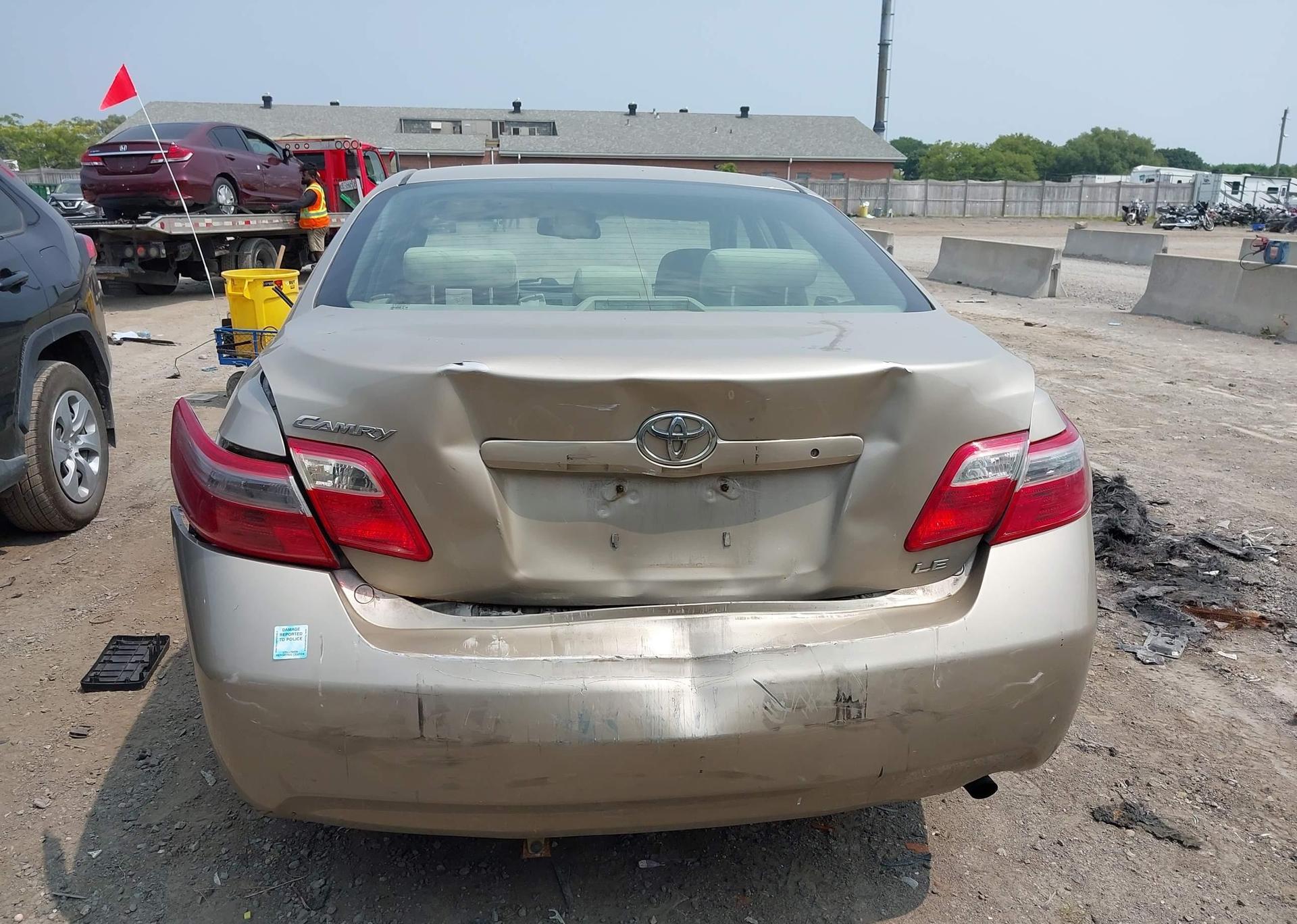 2009 TOYOTA CAMRY LE
