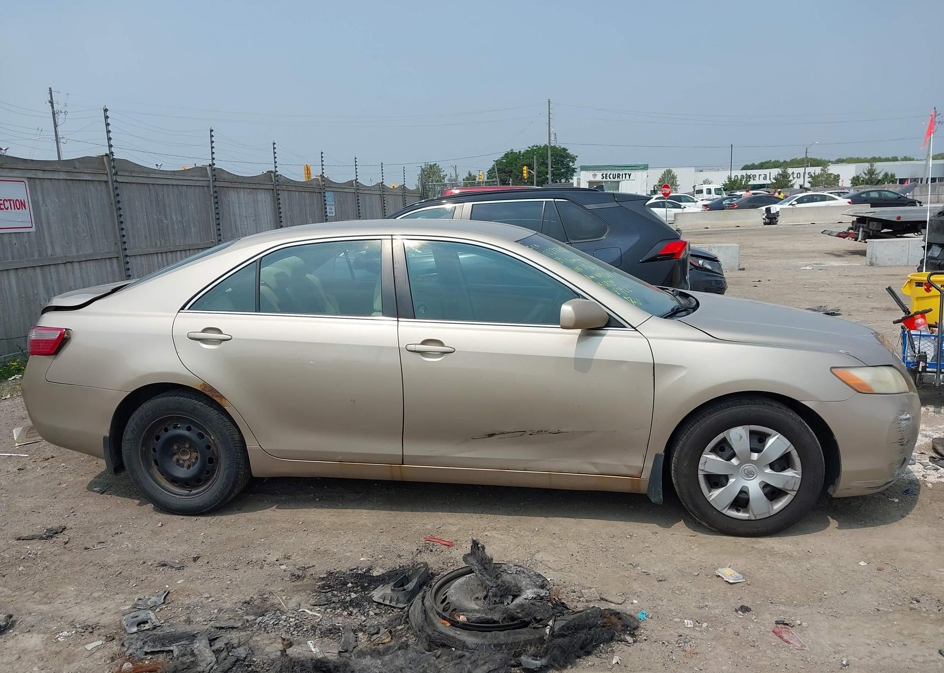 2009 TOYOTA CAMRY LE