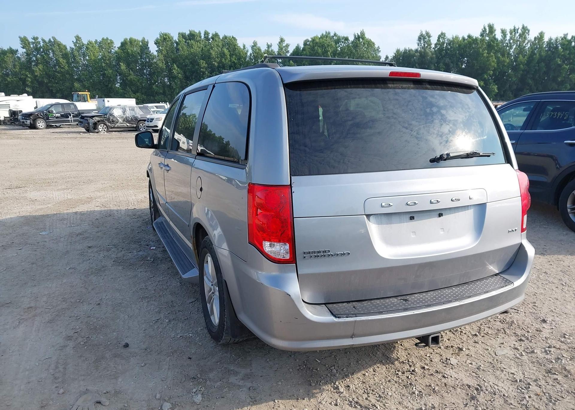 2015 DODGE GRAND CARAVAN SE