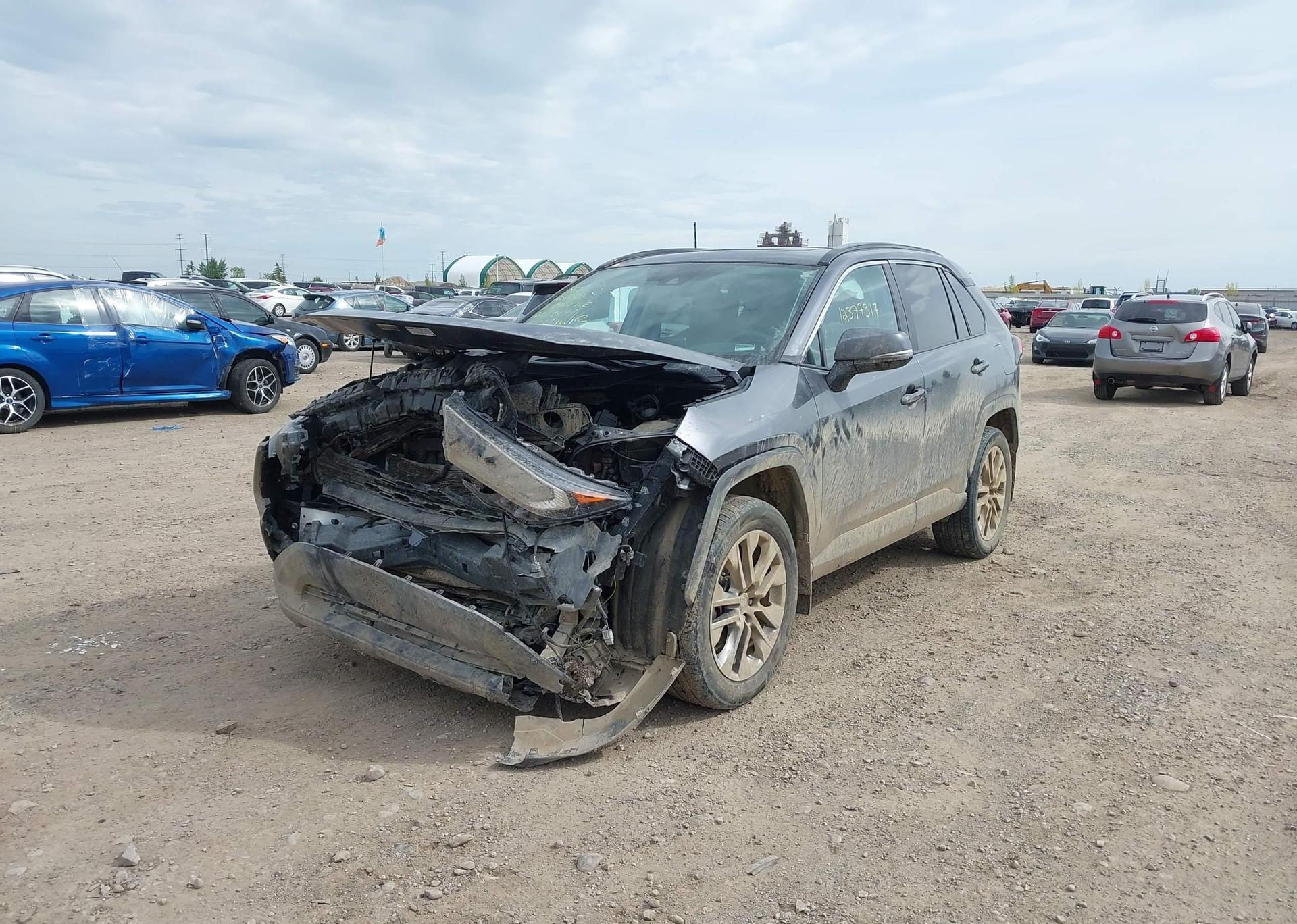 2021 TOYOTA RAV4 XLE