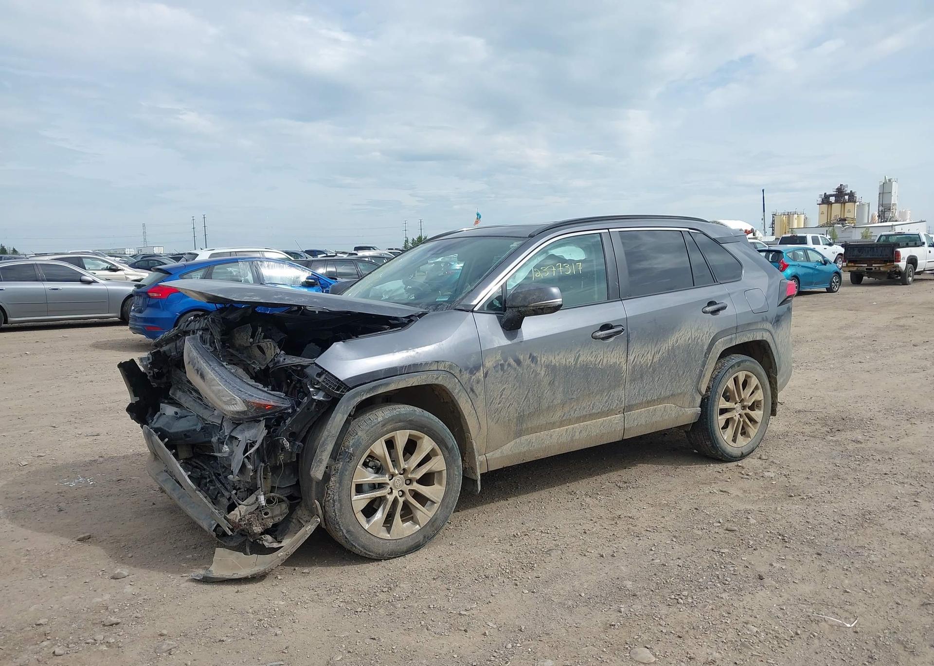2021 TOYOTA RAV4 XLE