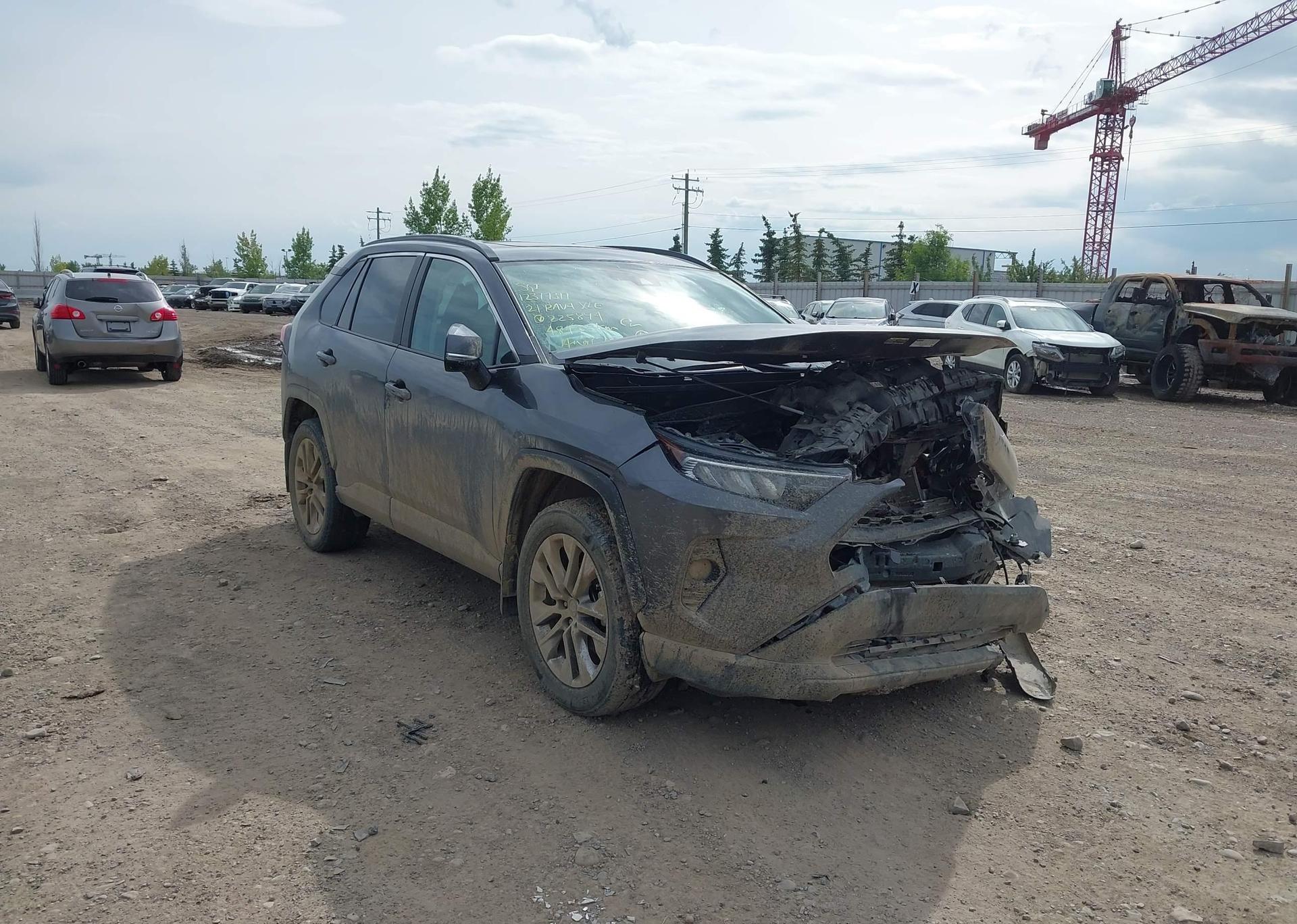 2021 TOYOTA RAV4 XLE