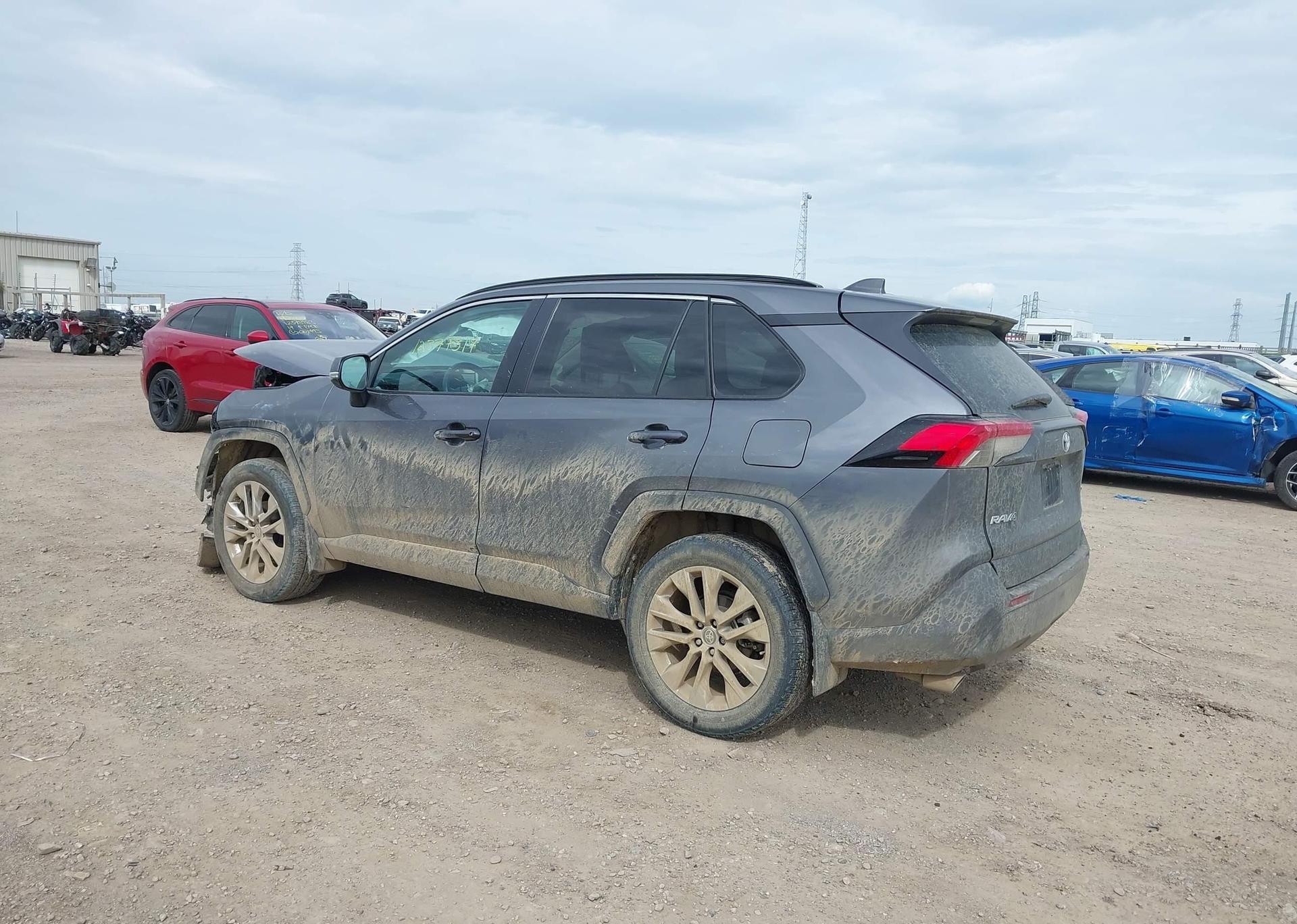 2021 TOYOTA RAV4 XLE