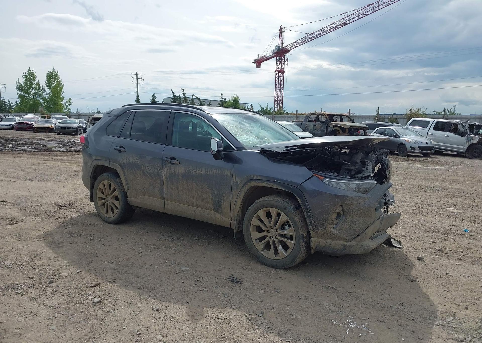 2021 TOYOTA RAV4 XLE