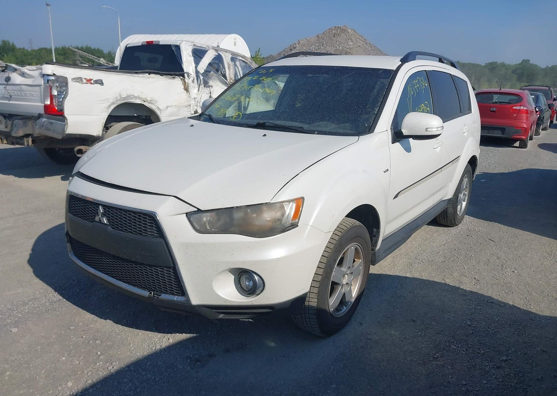 2011 MITSUBISHI OUTLANDER SE