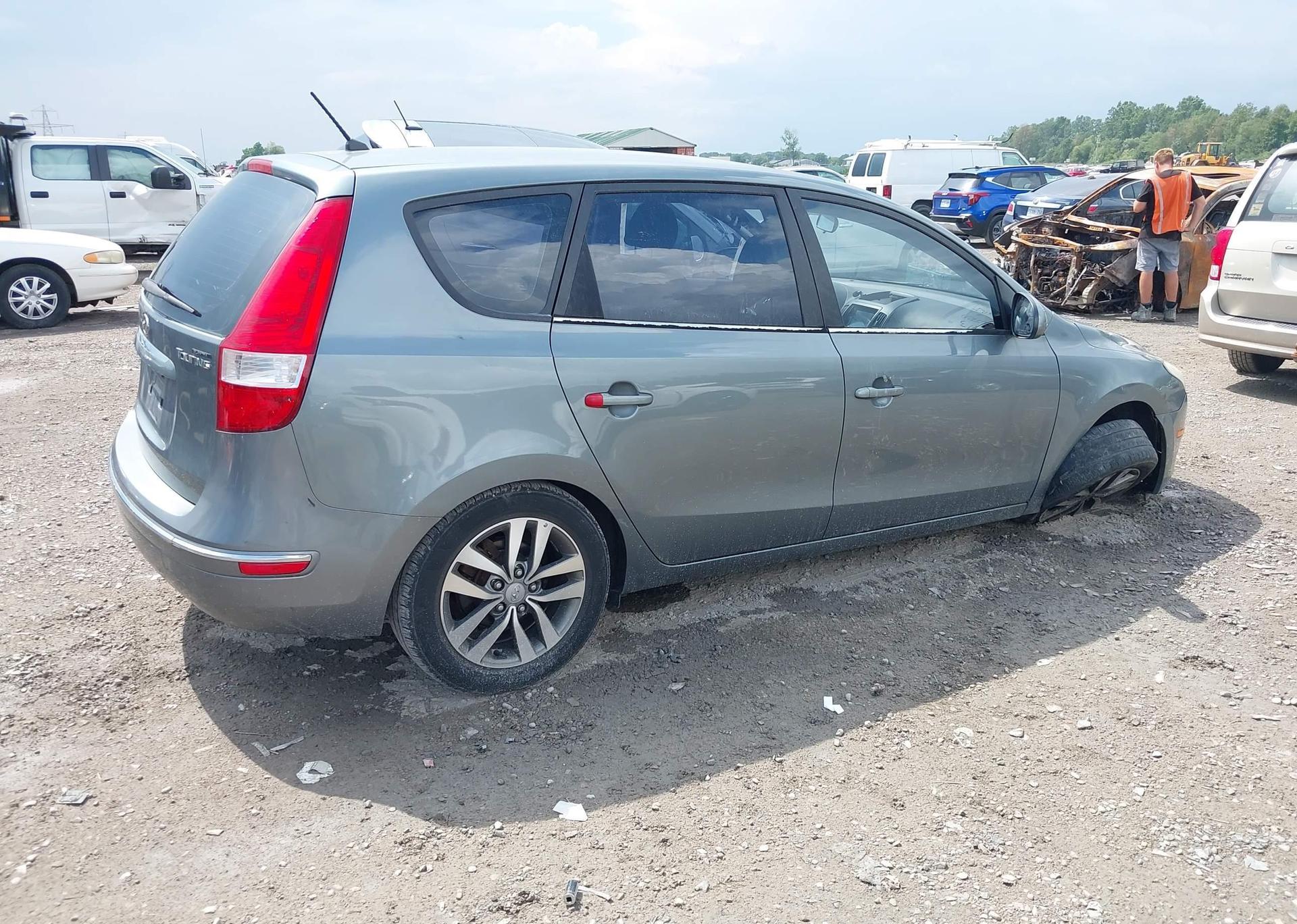 2010 HYUNDAI ELANTRA TOURING GLS