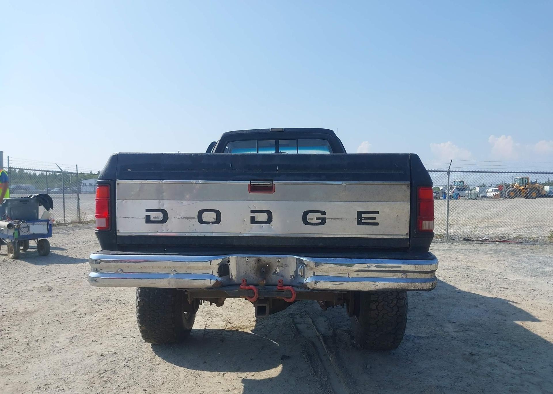 1991 DODGE W-SERIES W200