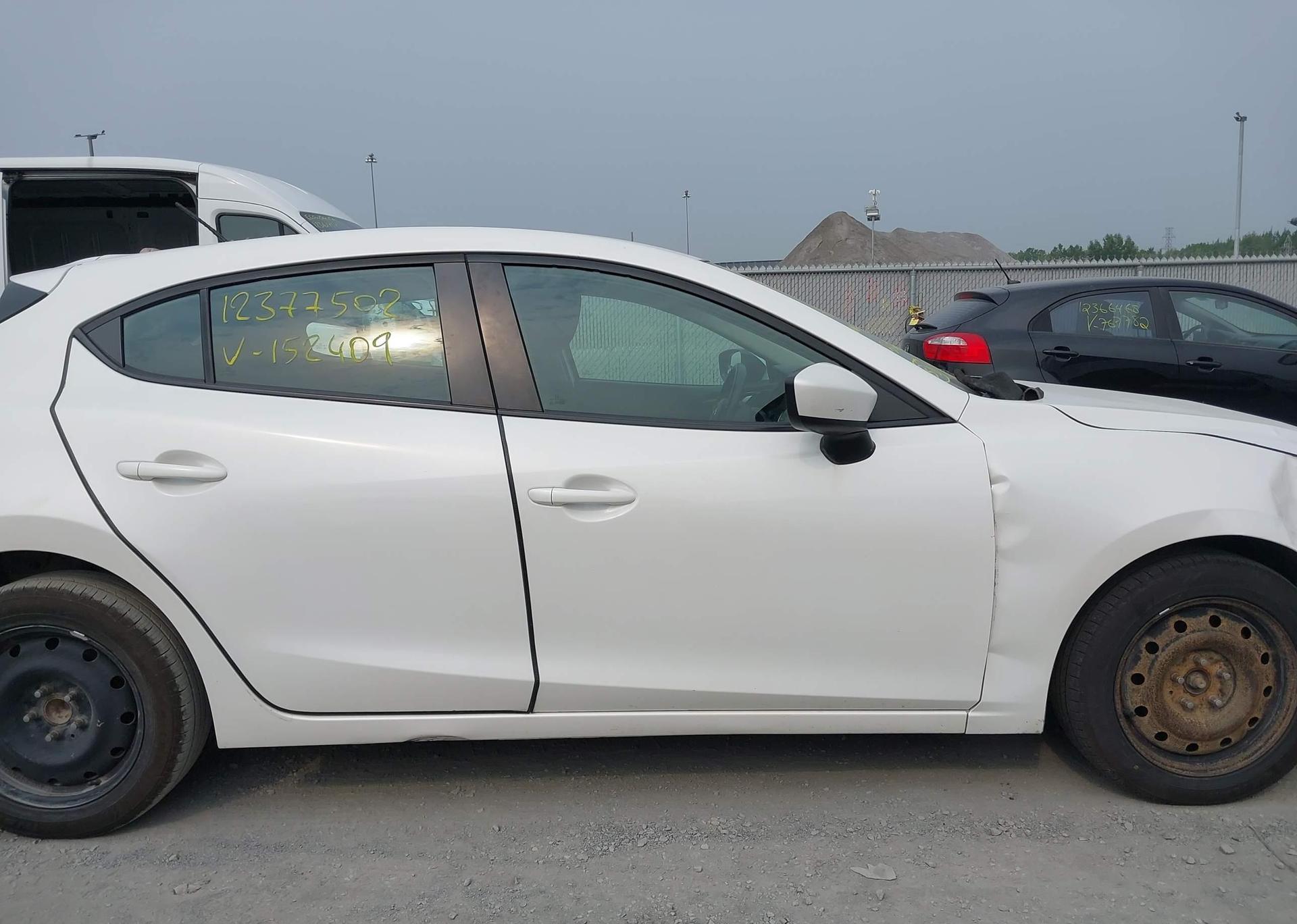 2015 MAZDA 3 Sport