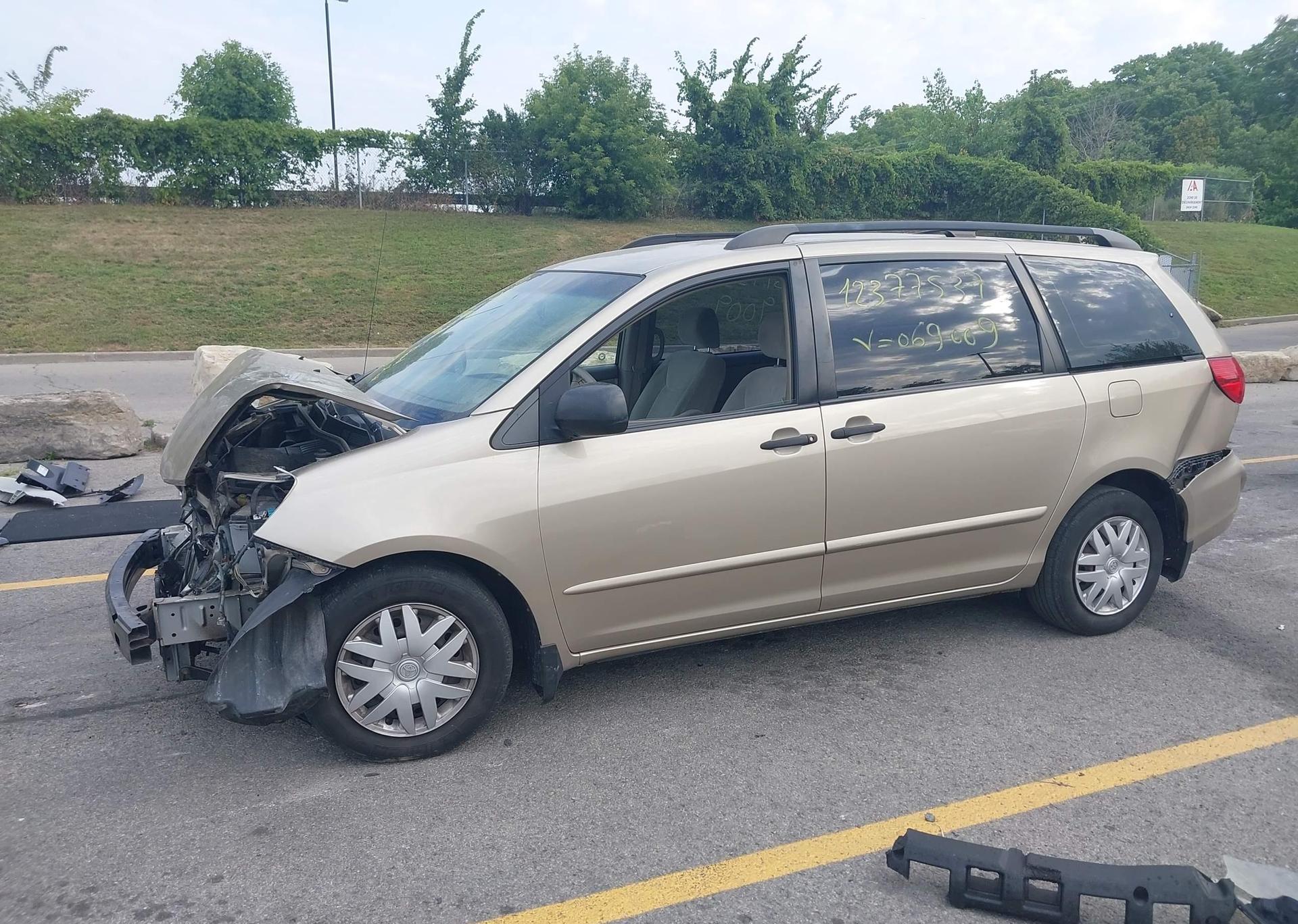 2007 TOYOTA SIENNA CE