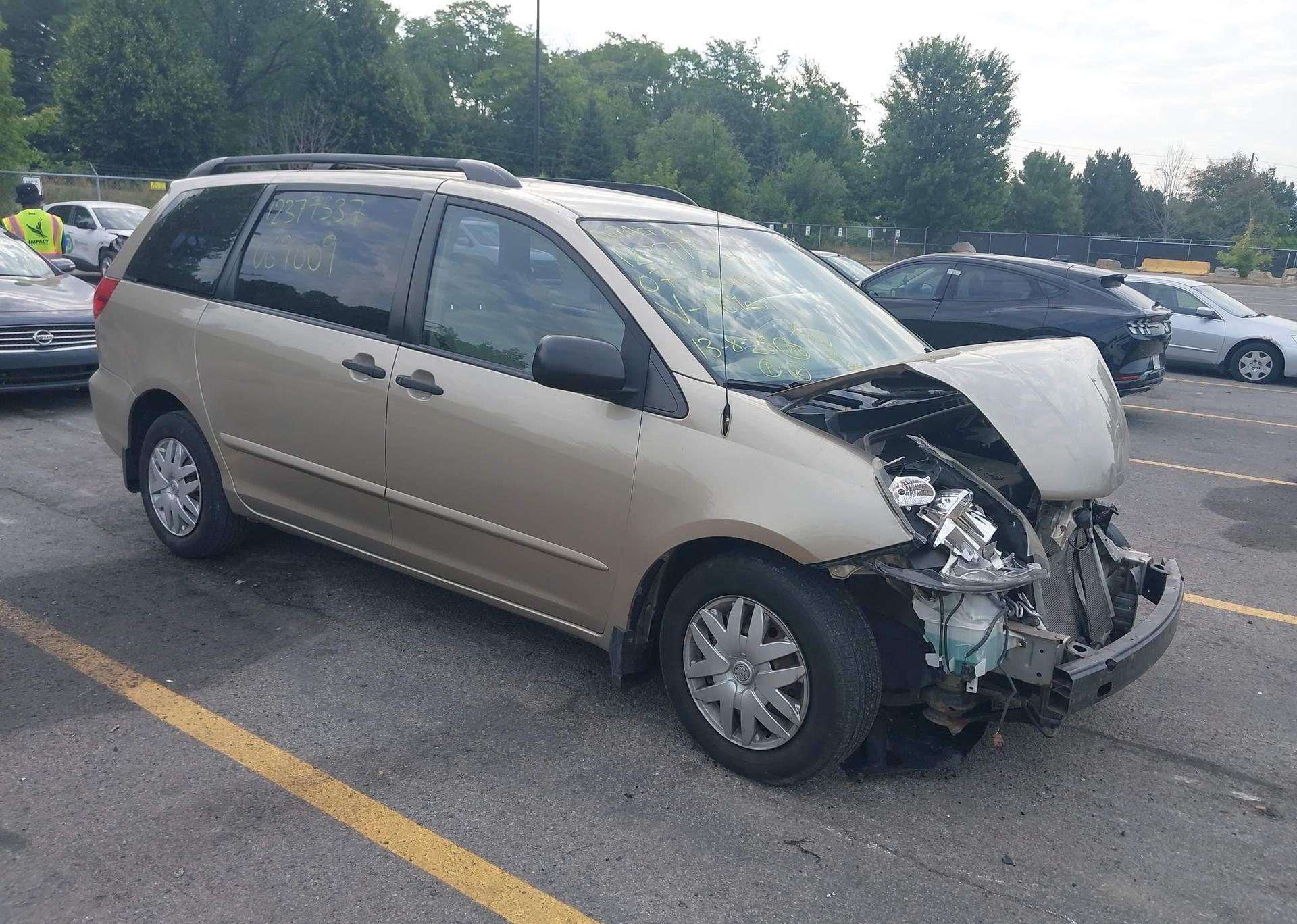 2007 TOYOTA SIENNA CE