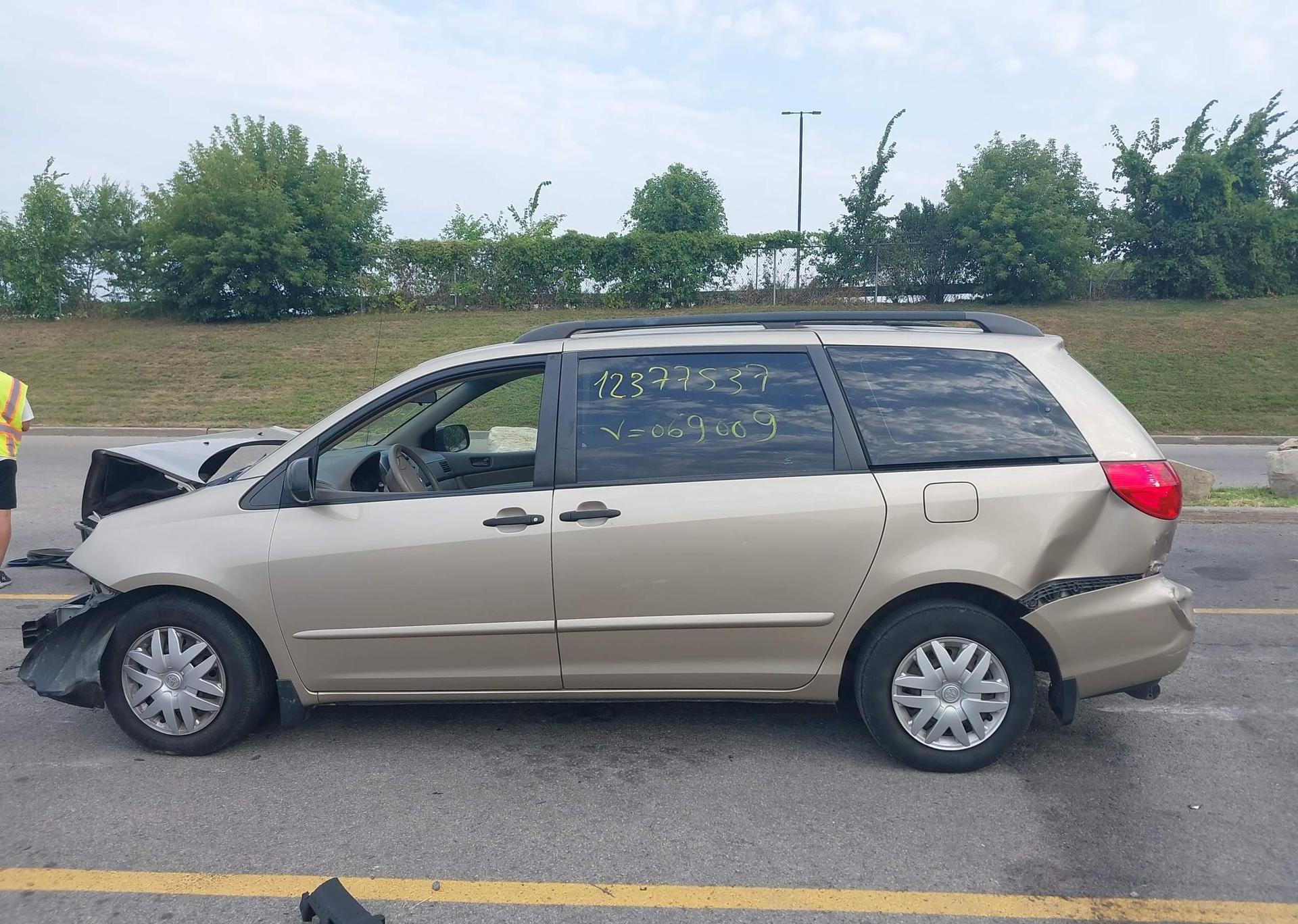 2007 TOYOTA SIENNA CE
