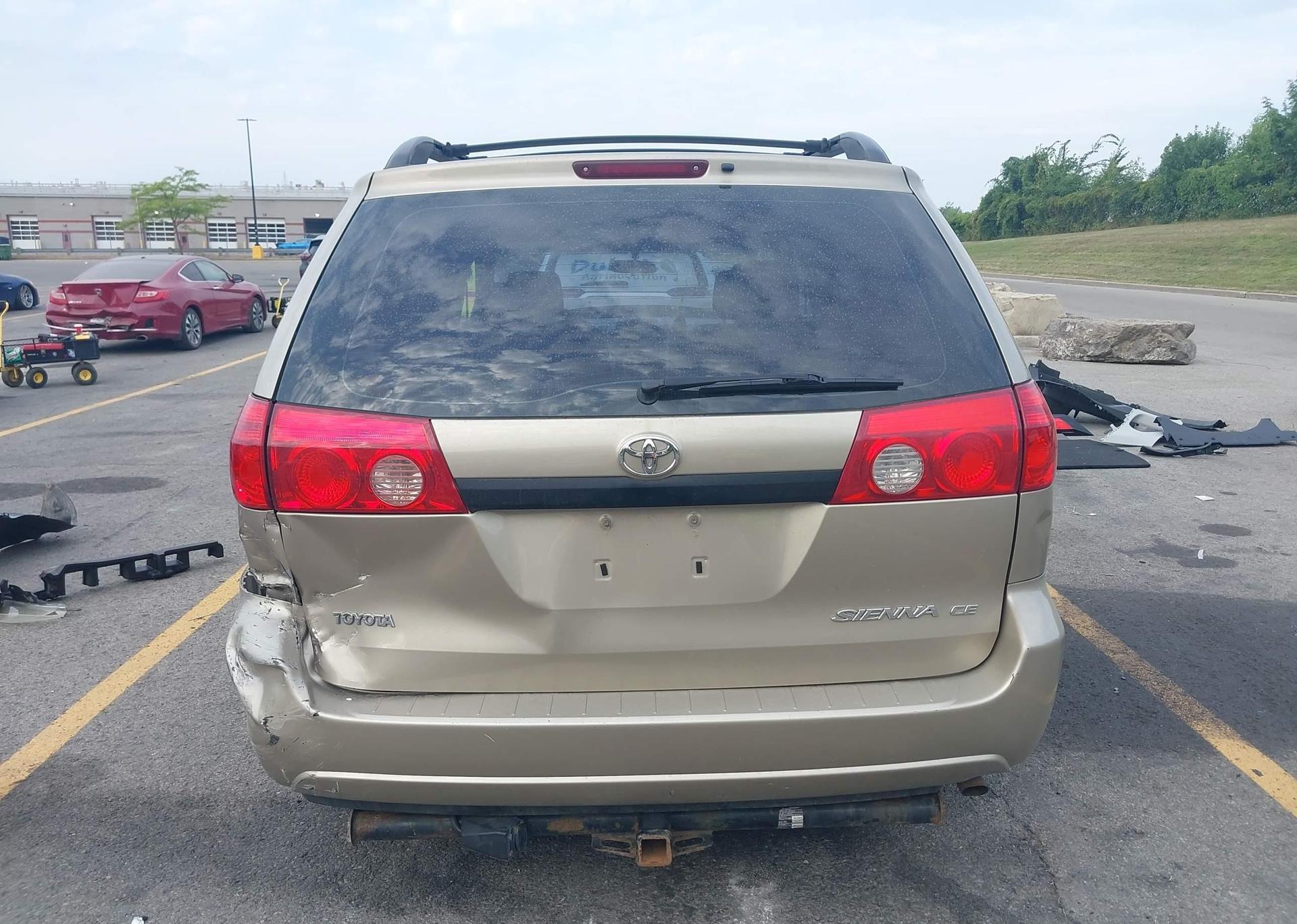 2007 TOYOTA SIENNA CE