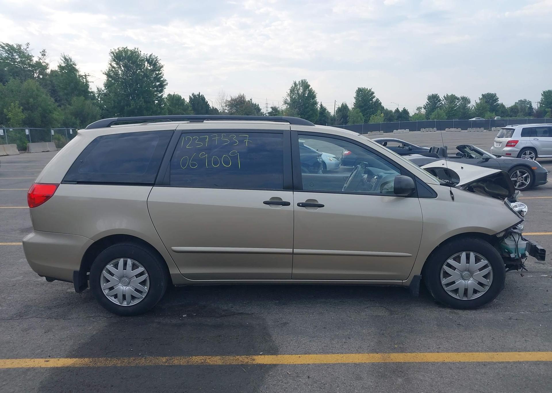 2007 TOYOTA SIENNA CE