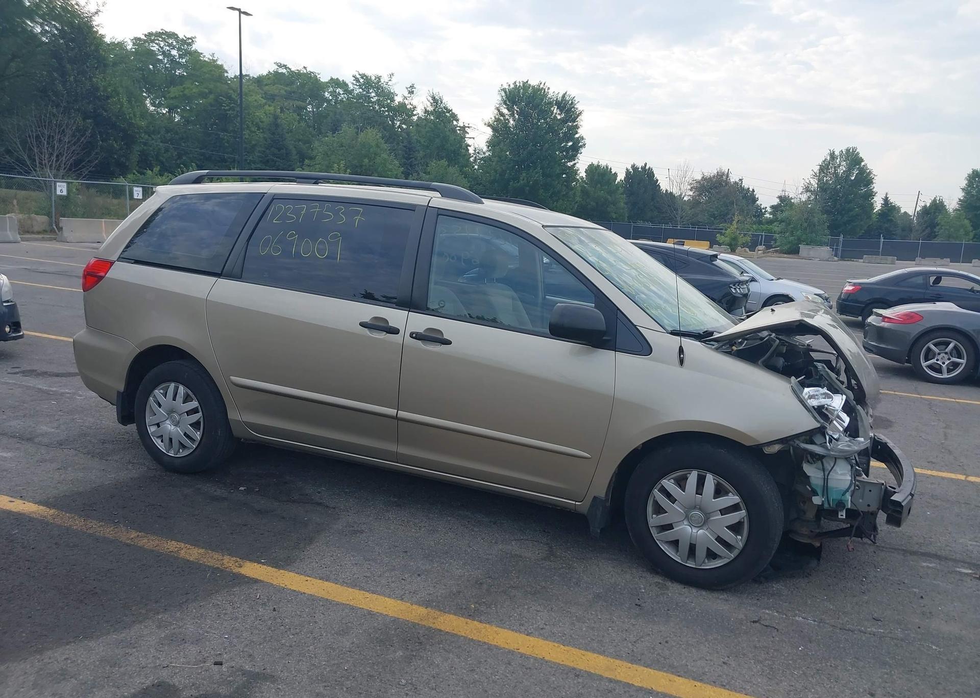 2007 TOYOTA SIENNA CE